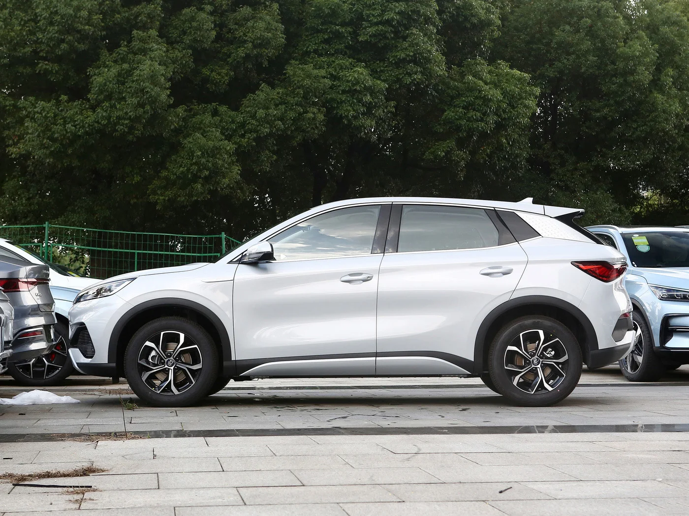 Купить дешевые электромобили Byd Yuan Plus 5-дверный 5-местный внедорожник 430 км дальнего действия небольшие для взрослых