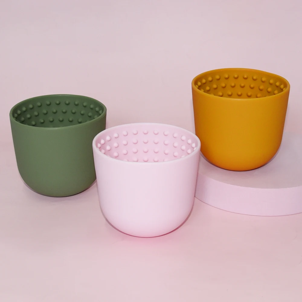 Factory Custom Barrel Wobble Slow Feeder Bowl Flower Shape Drinking and Feeding Dog Lick Bowl