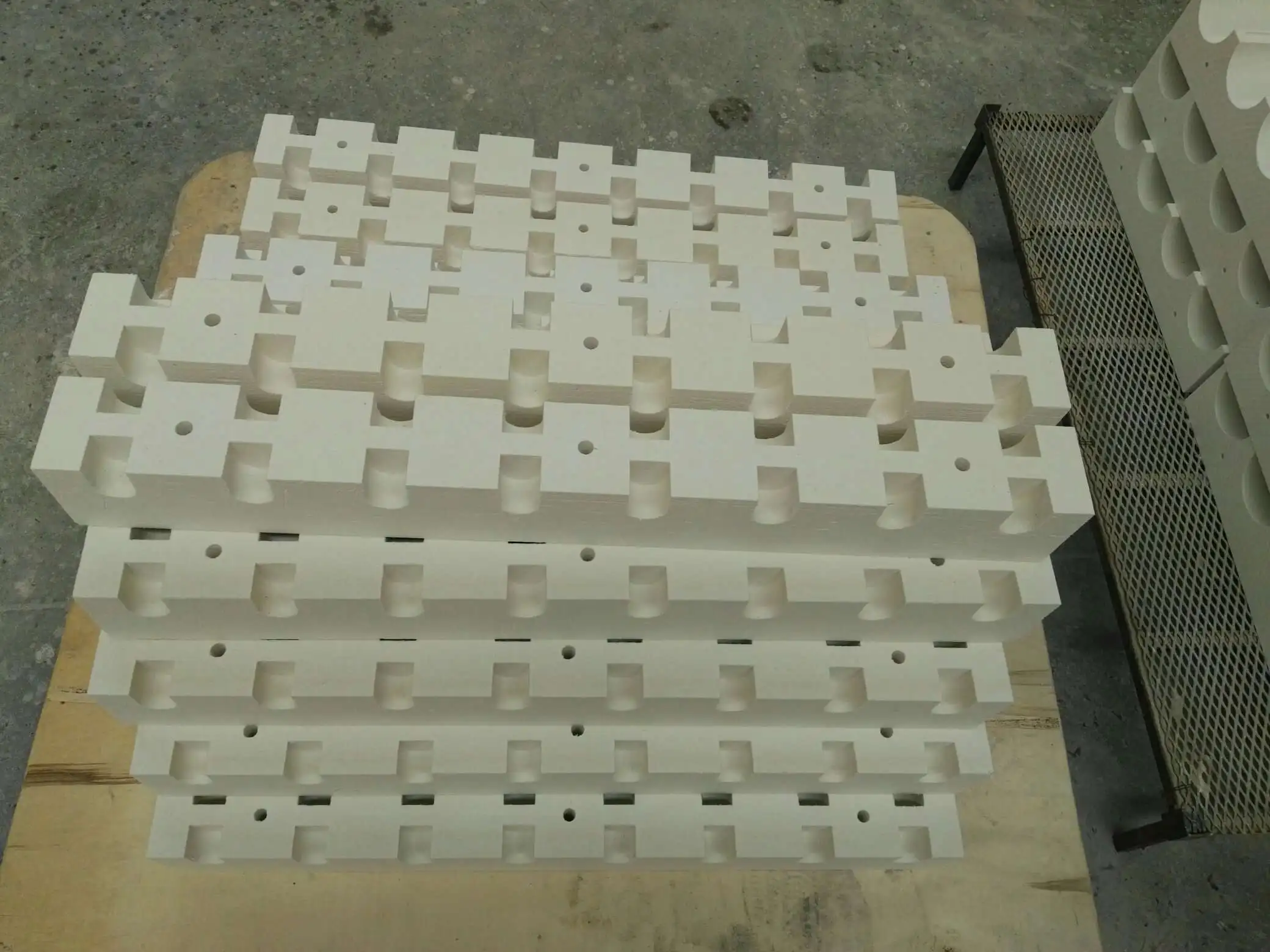 high temperature insulation board brick holes for ceramic rollers of glass tempering furnace