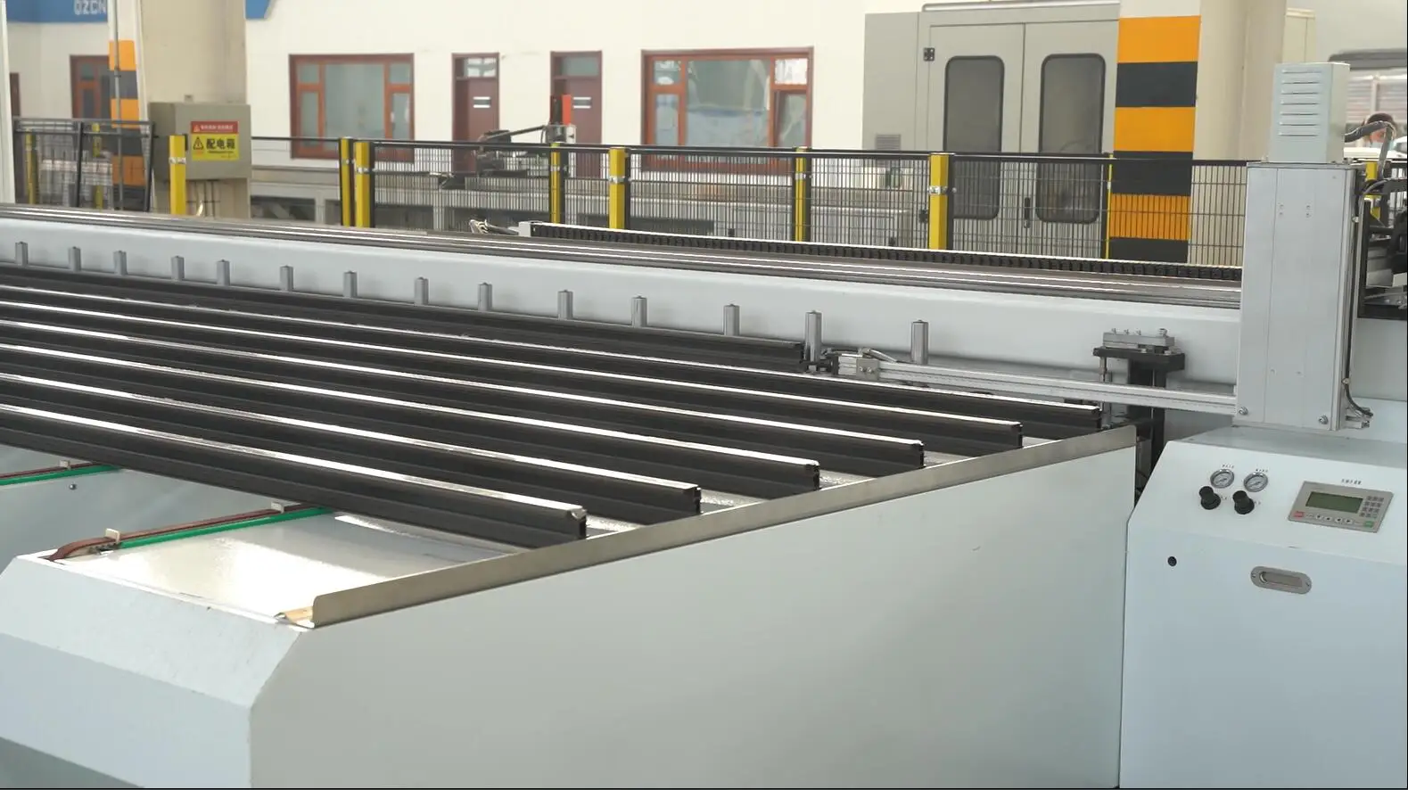 
hydraulic 45 degree aluminium profile punching and cutting machine with high precision 