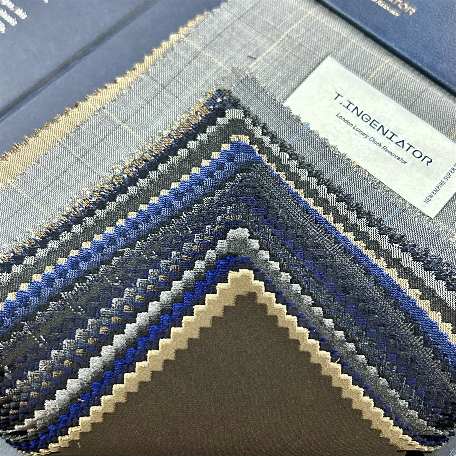 Suit fabric 100% Wool pure color super 120 Yarn 280g Weight 145cm Width with 0.1M Zero Shear Sampling Support Full Wool Product