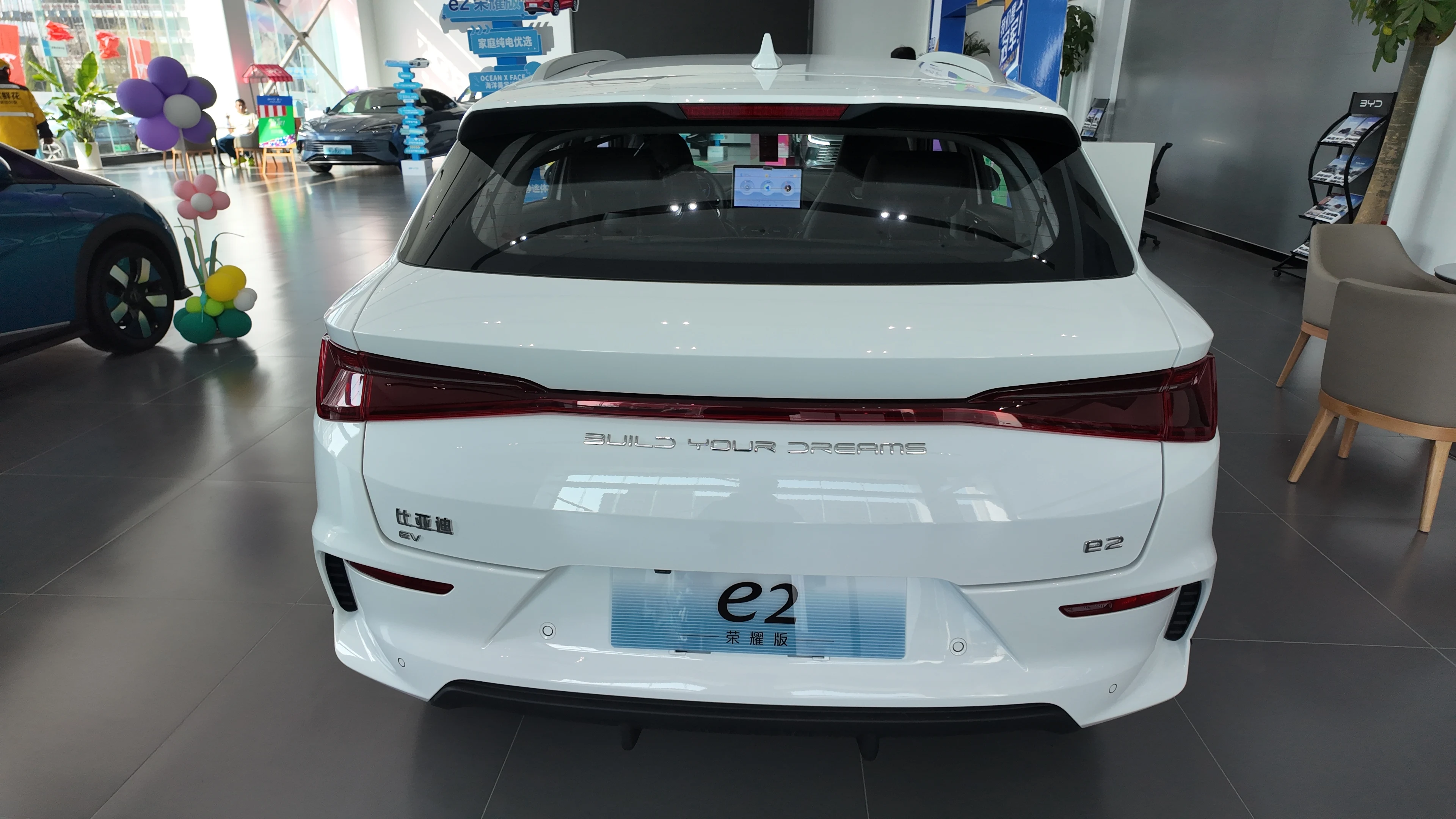 Новый Ev BYD E2 2023 роскошная модель сделано в Китае высокоскоростной автомобиль электромобиль Byd седан Китай