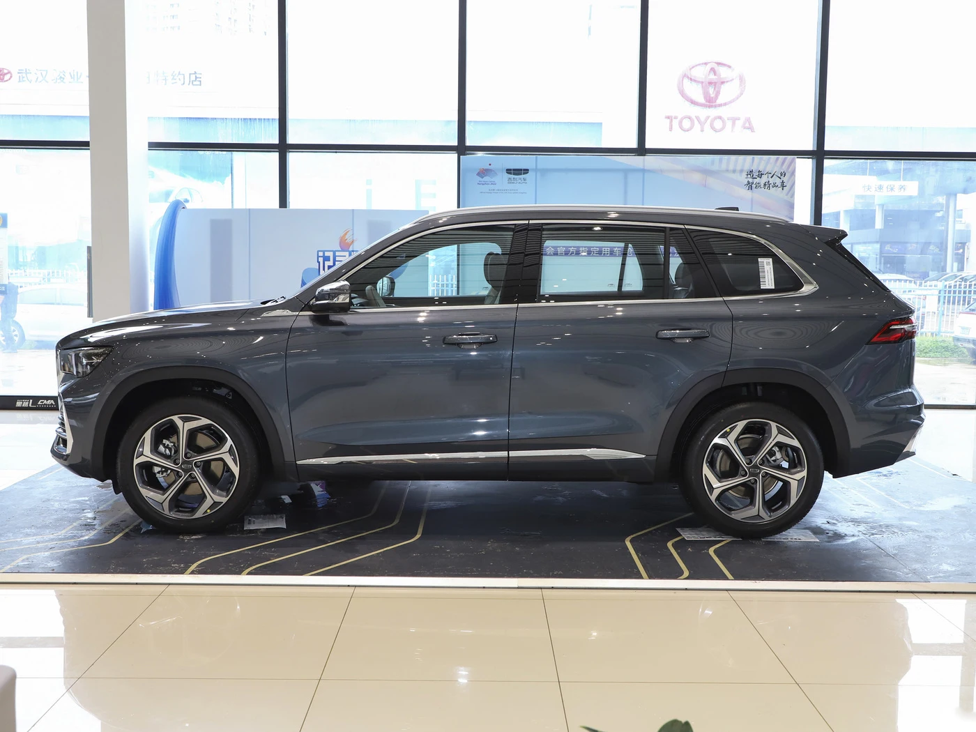 Buy 2024 Cheap Front-Drive Gasoline/petrol Cars Geely Xingyue L 5 Doors 5 Seats SUV China Cars For Sale In Pakistan