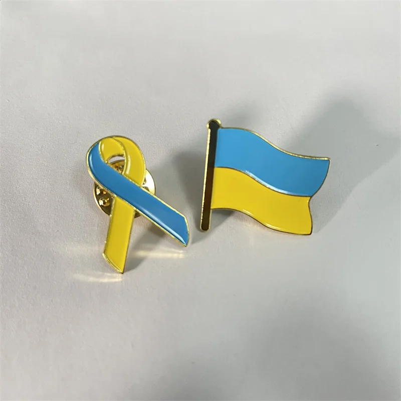 Custom metal country flags brooch pin ukrainian ribbon lapel pin Russia Ukraine flag badge
