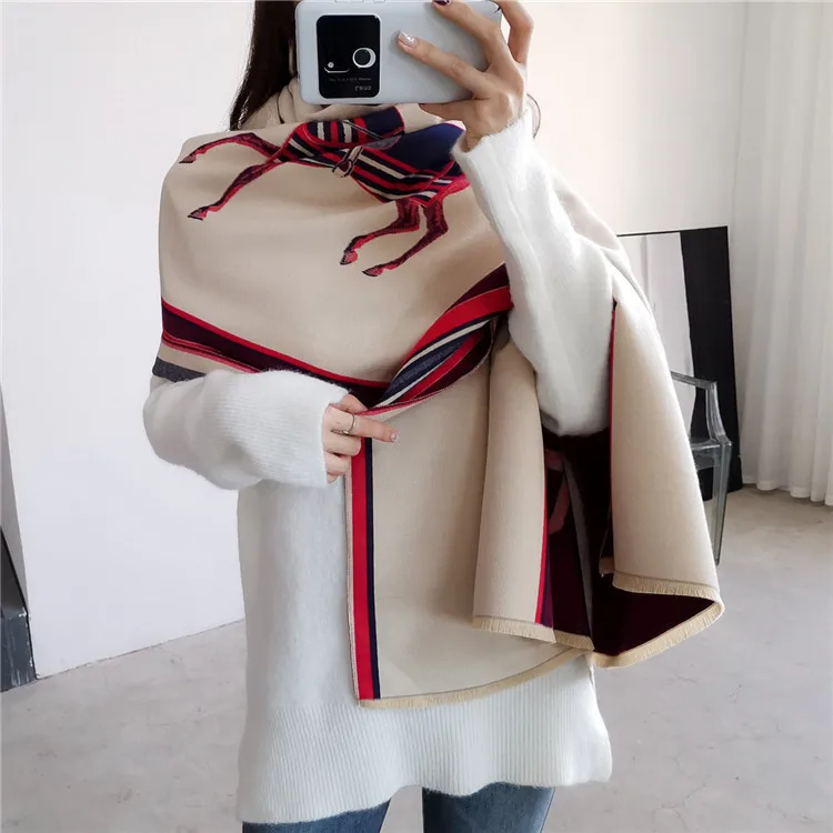 Женский зимний жаккардовый шарф