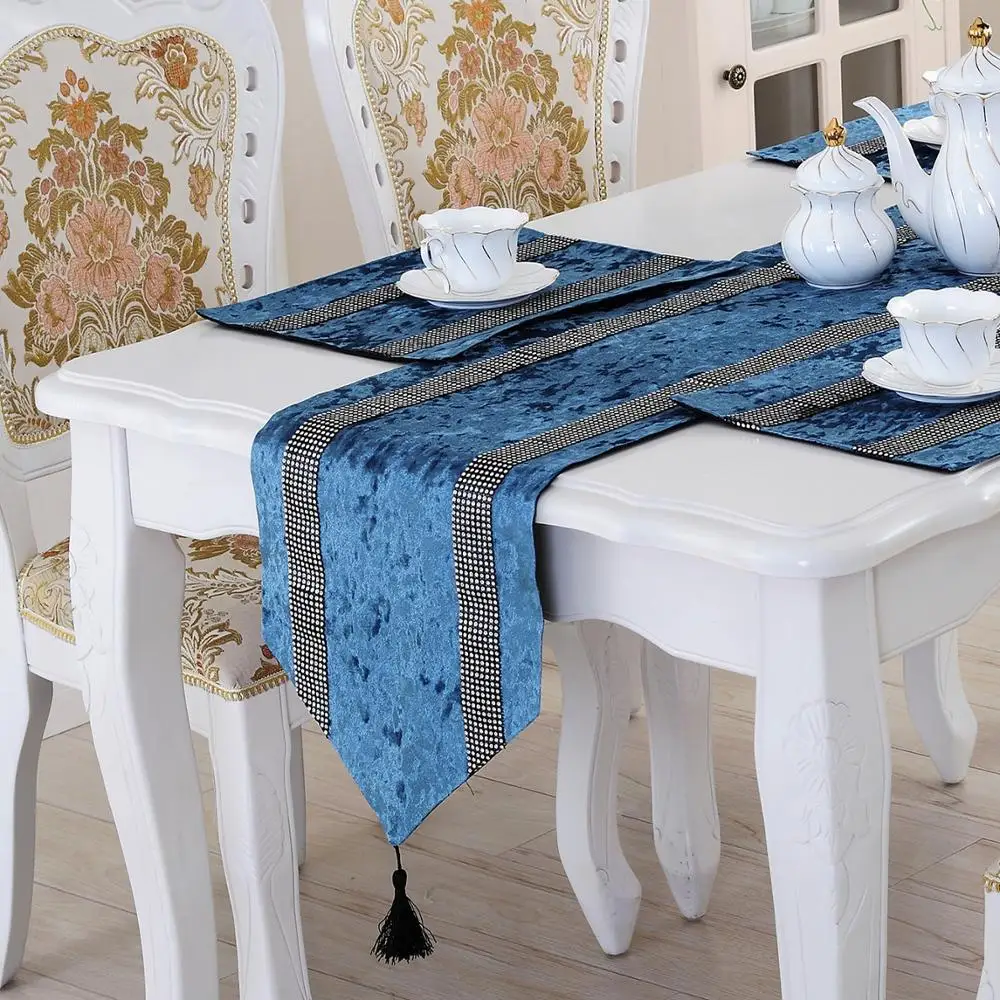 
Production wholesale simple luxury European diamond striped fashion coffee table cloth table runner 
