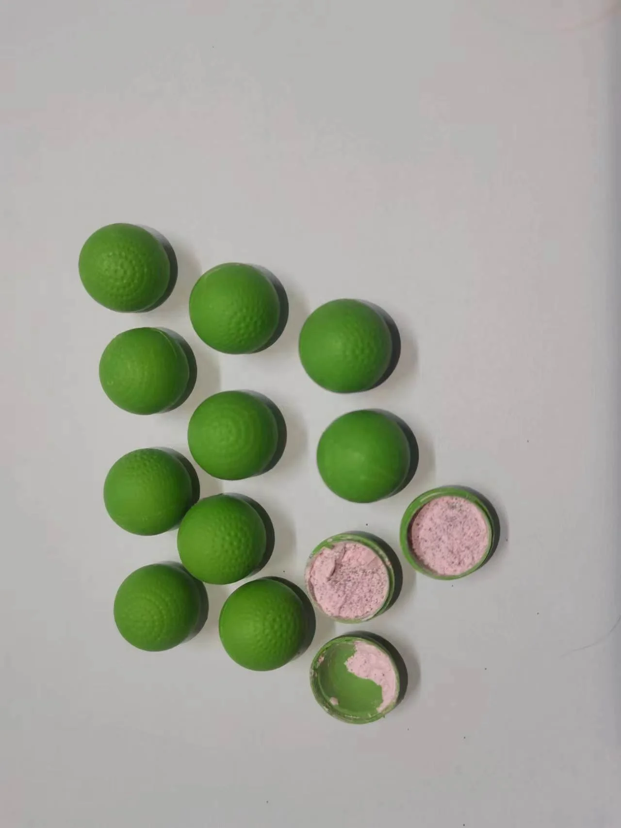 Hot Sale New Gun Shoot Paintball Calcium Bentonite Fill-Powder Pellets 0.68 Colorful Powder Ball