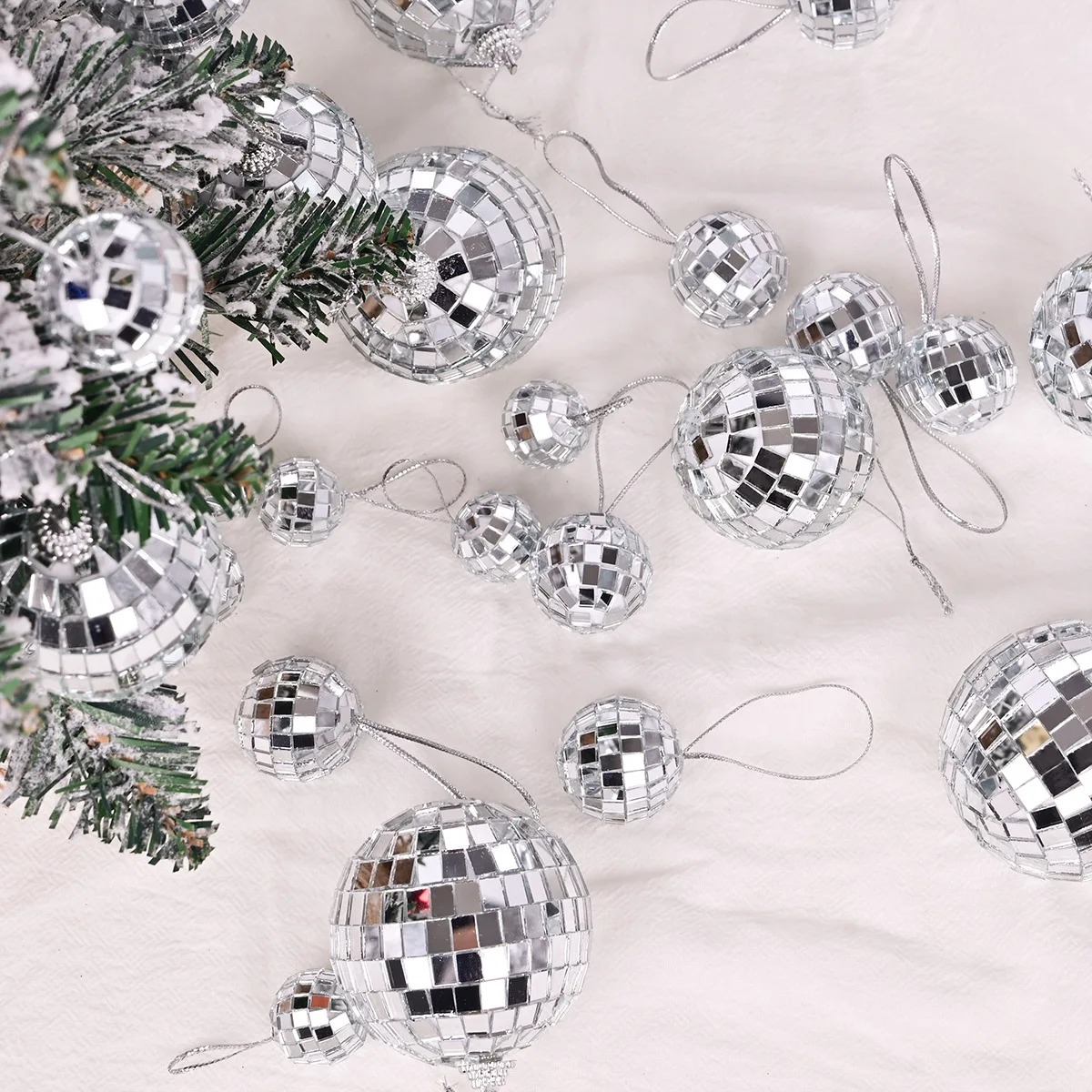 79pcs UV Printed Disco Ball Reflective Laser Glass Christmas Decorations Foam Garland Shape for Party Box Packed Shopping Malls
