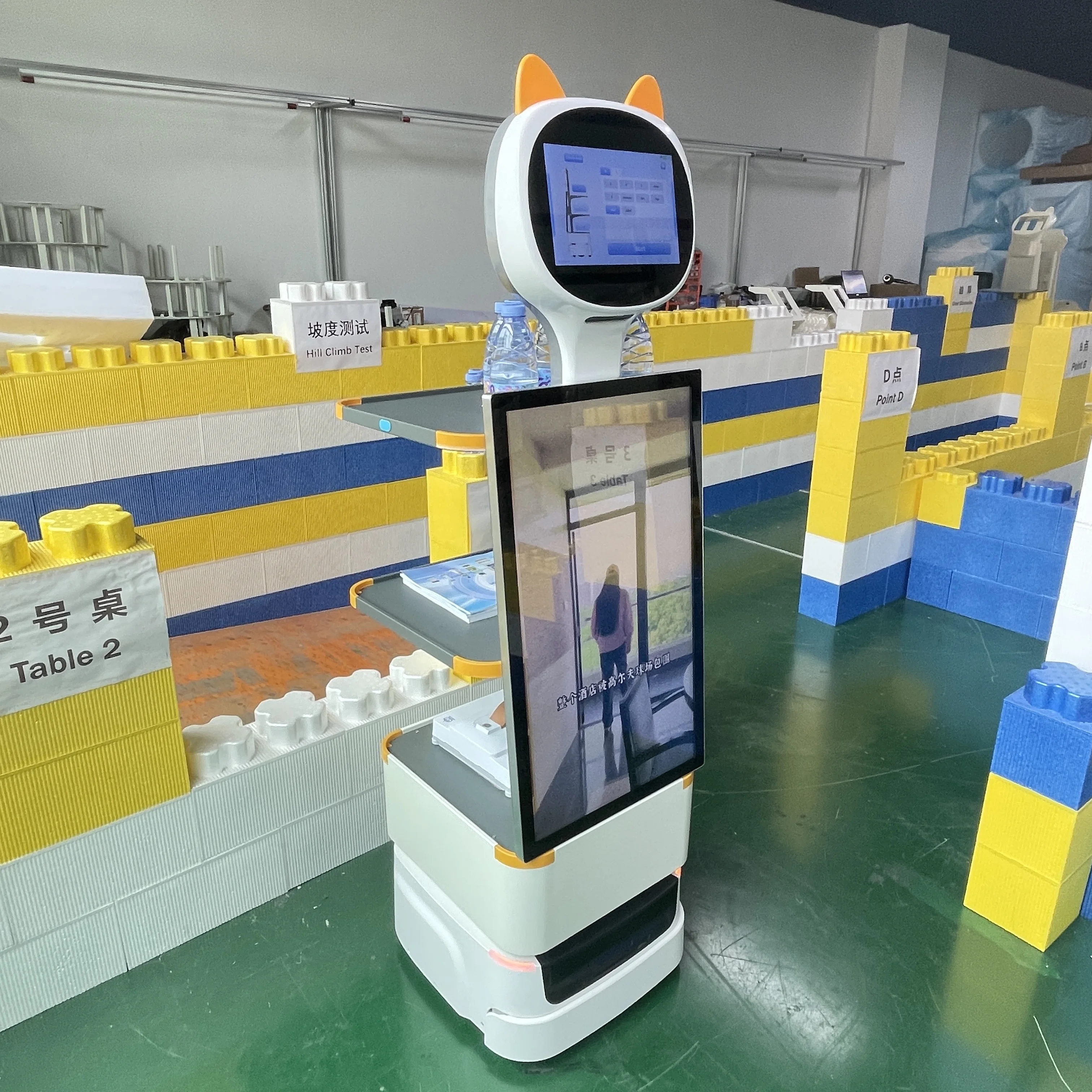 Android LCD Display Precision Marketing Advertising Robot With AI Interaction Digital Screen For Supermart Advertising