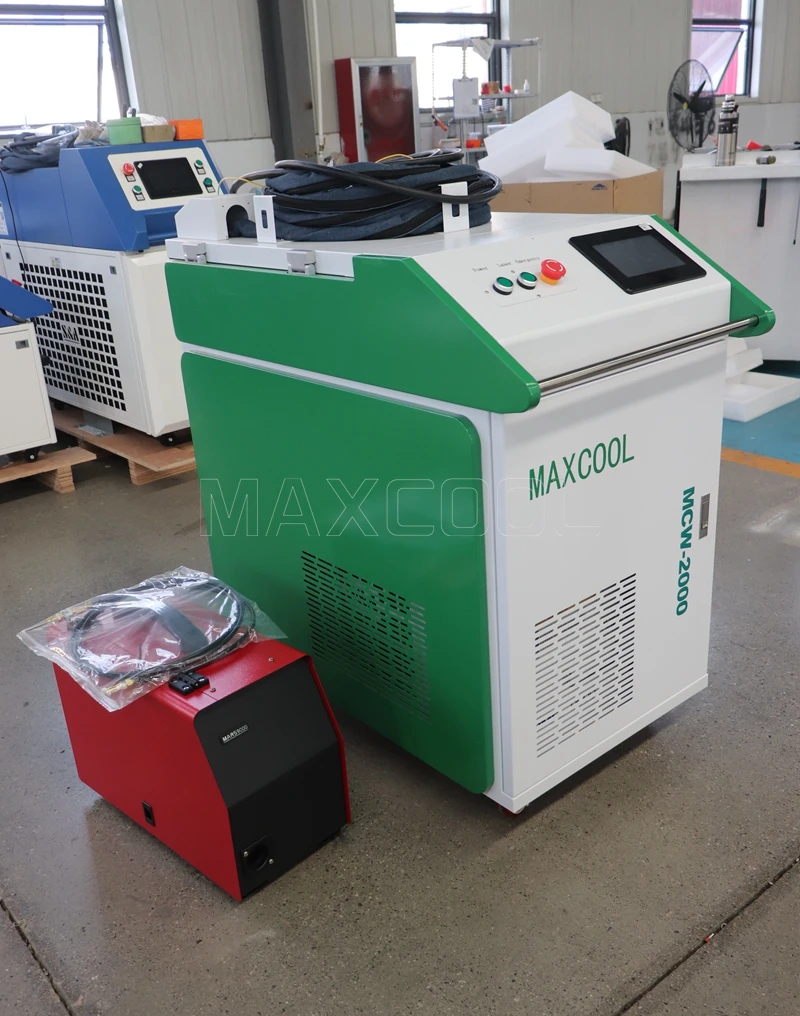 Agent in Europe Maxcool 3 in 1 Laser Rust Paint Removal Fiber Laser 1.5kw 2kw 3kw Fiber Laser Cleaner Welding Cutting For Metal