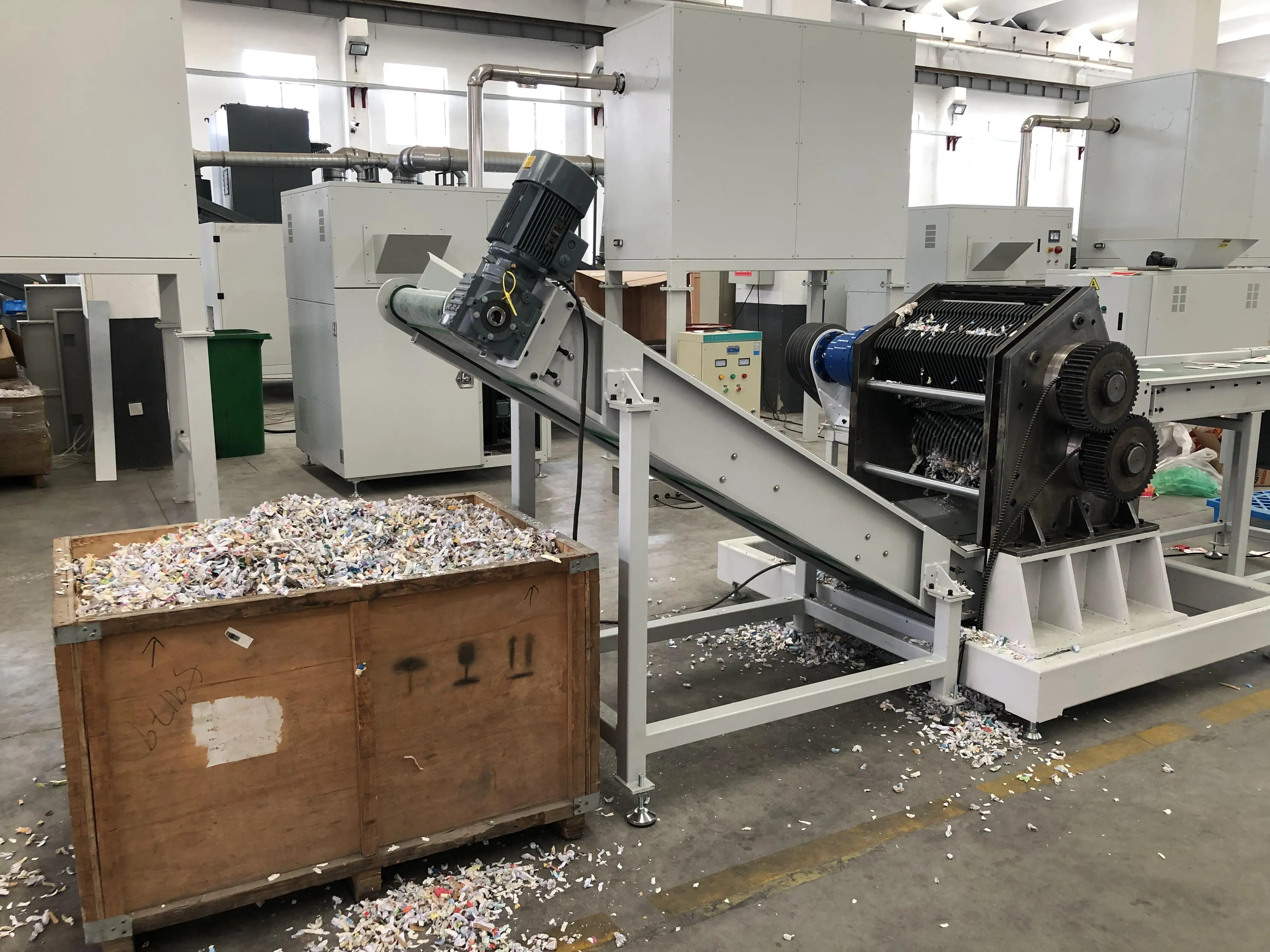 Industrial Two Shaft Paper Document Books Shredder with Conveyor