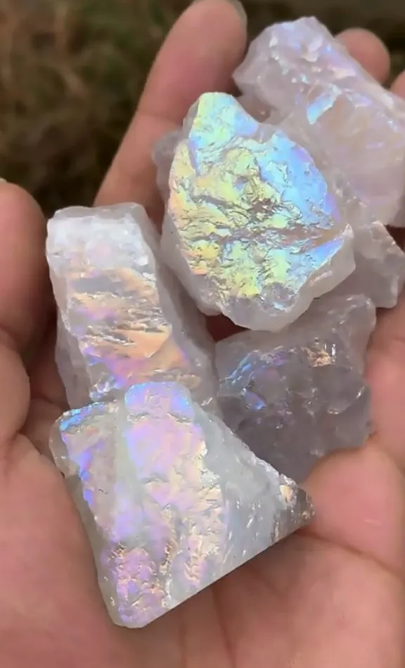 Wholesale Beautiful Rare Rainbow Flame Aura Quartz Crystal Point rough Crystal tumbles for magic wand