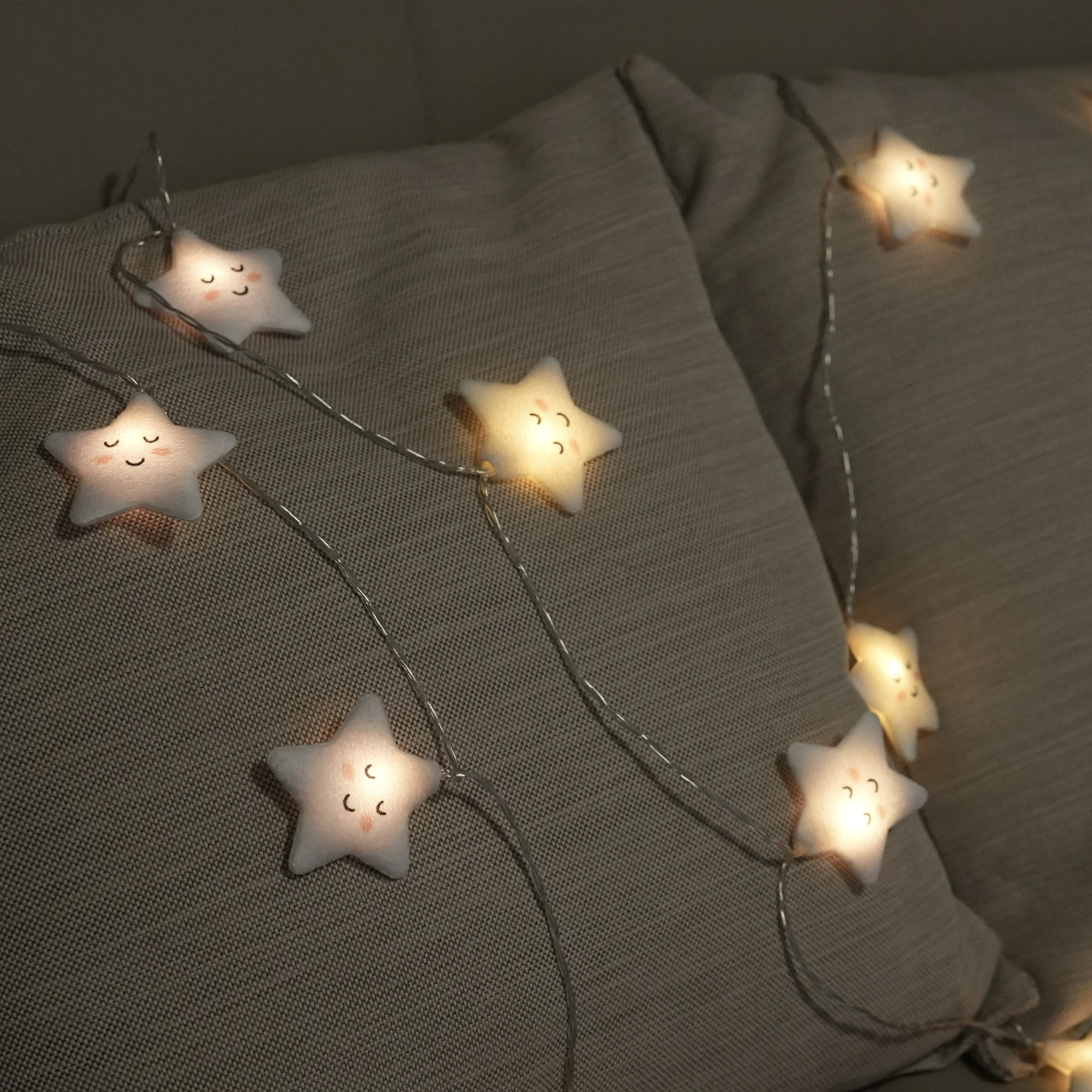 Top Sale  10 20 LED Battery  USB power  Room Light  Baby Kids Cute Star Face Lamp Corridor Decor Star Led String Lights