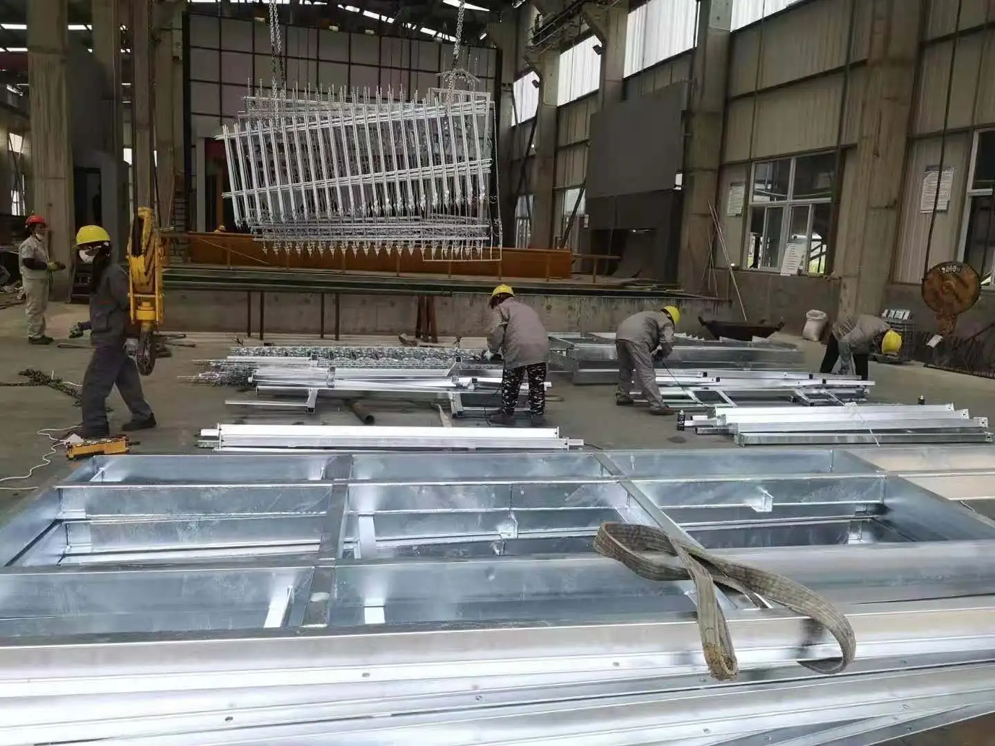 
Hot galvanized treatment machining service 