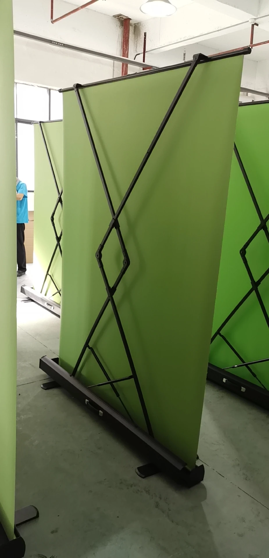 1.8m*2m  Manual Floor Pull Up Portable Portable Collapsible background Green Screen with stand