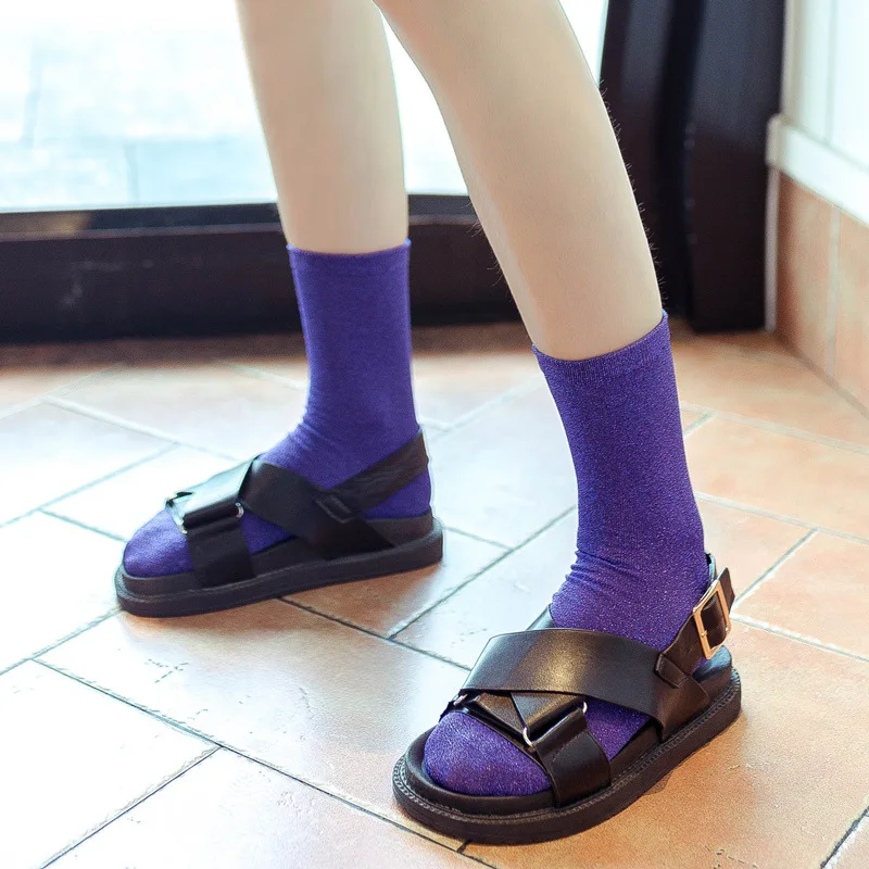 El Bordado De Encargo De Las Mujeres Del Tamano Pega La Seda De Plata Del Oro Que Brilla Calcetines Del Color Solid