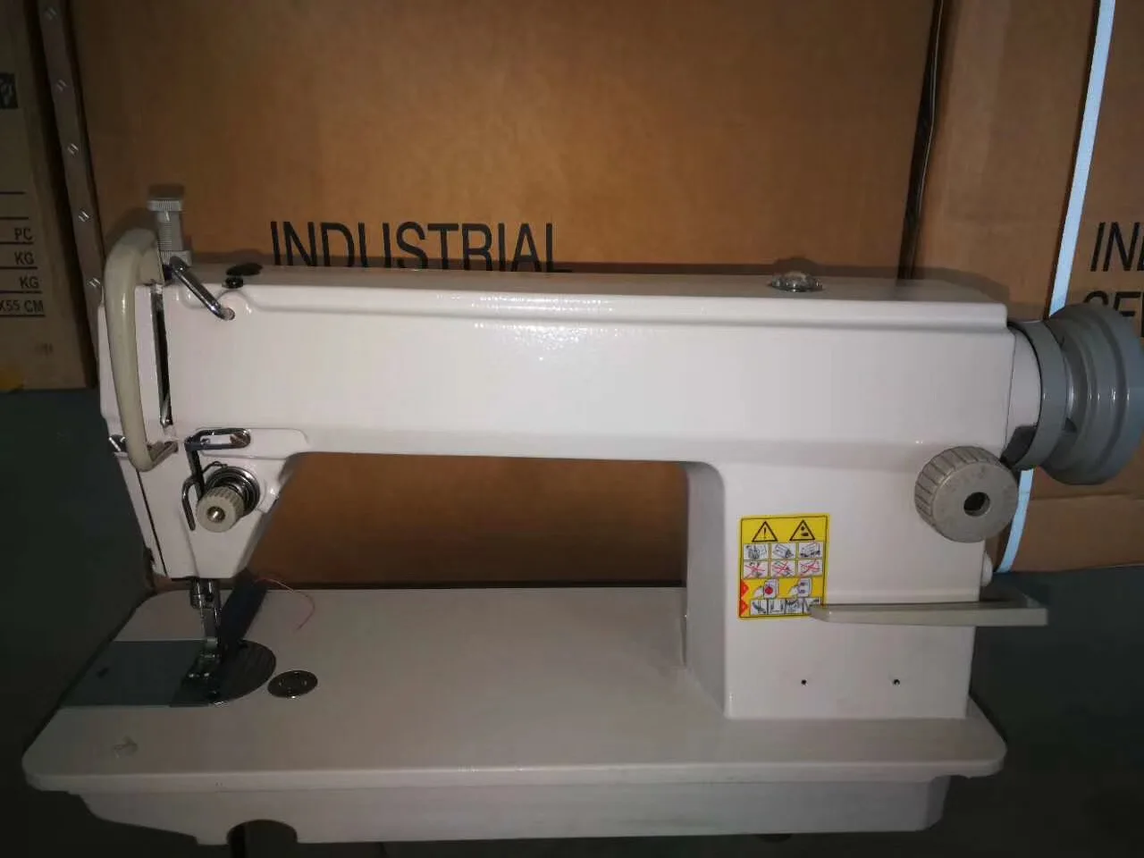 second-hand Jukis DDL-5550 LockStitch Industrial Sewing Machine with table