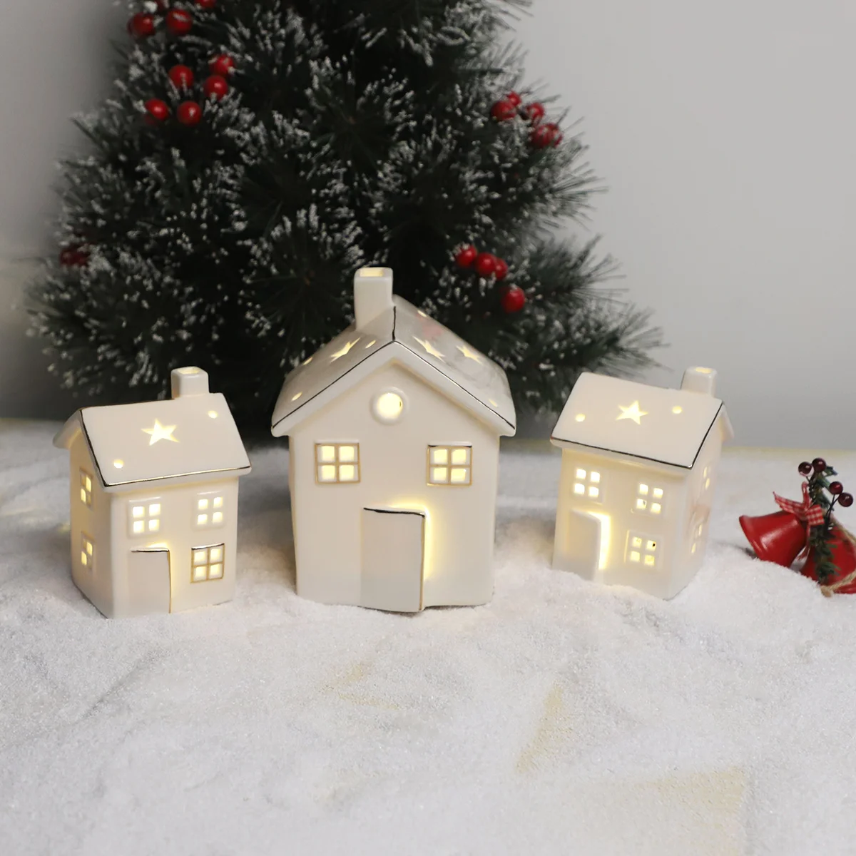 Customized Set of 3 Direct Factory Porcelain Village House Led Lighted Christmas Ceramic Houses