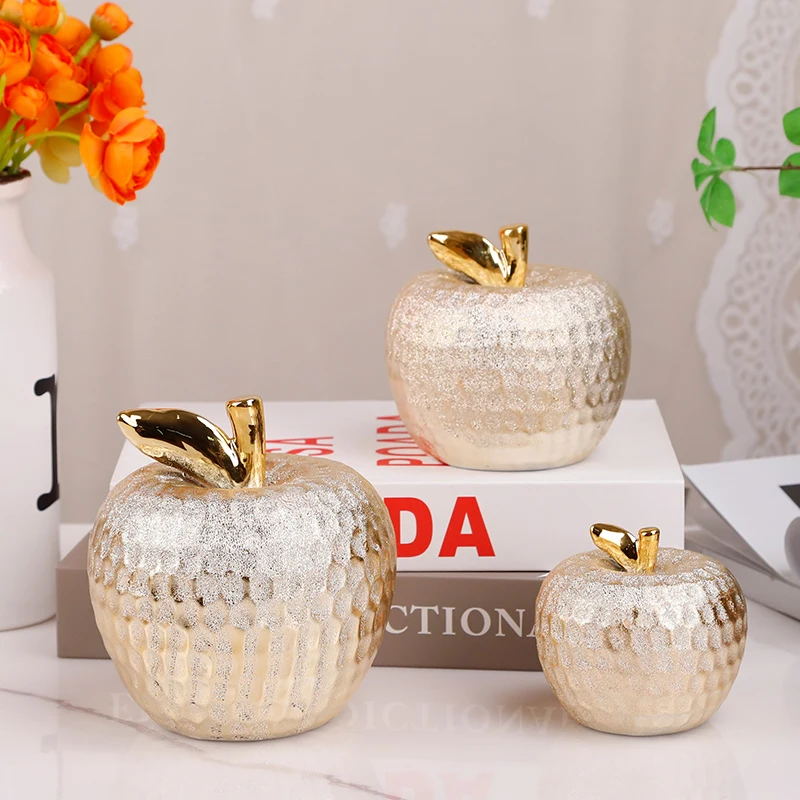 Redeco Hot Sale Unique Apple Sculpture Crafts Gold Plated Apple Decor Ceramic Gold Apple Ornament For Gifts Home Decoration