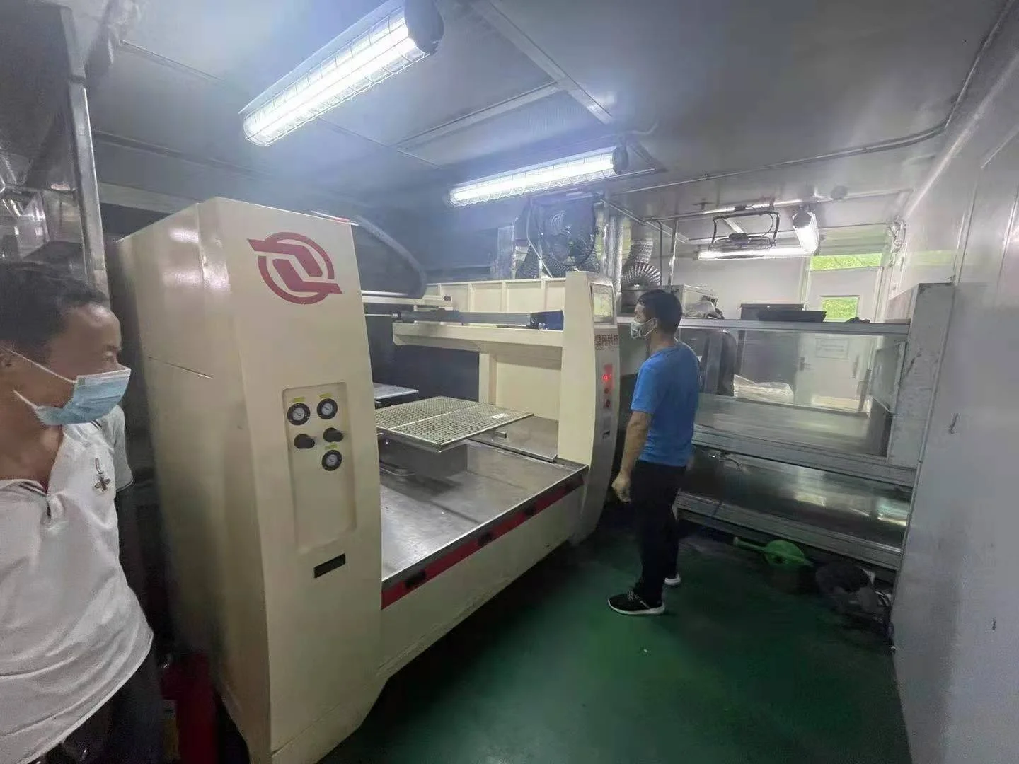 High Efficiency Customized Product Automatic reciprocating spray painting machine auto powder coating machine