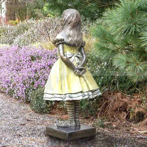Custom Bronze Garden Sculpture Life Size Girl Sculpture