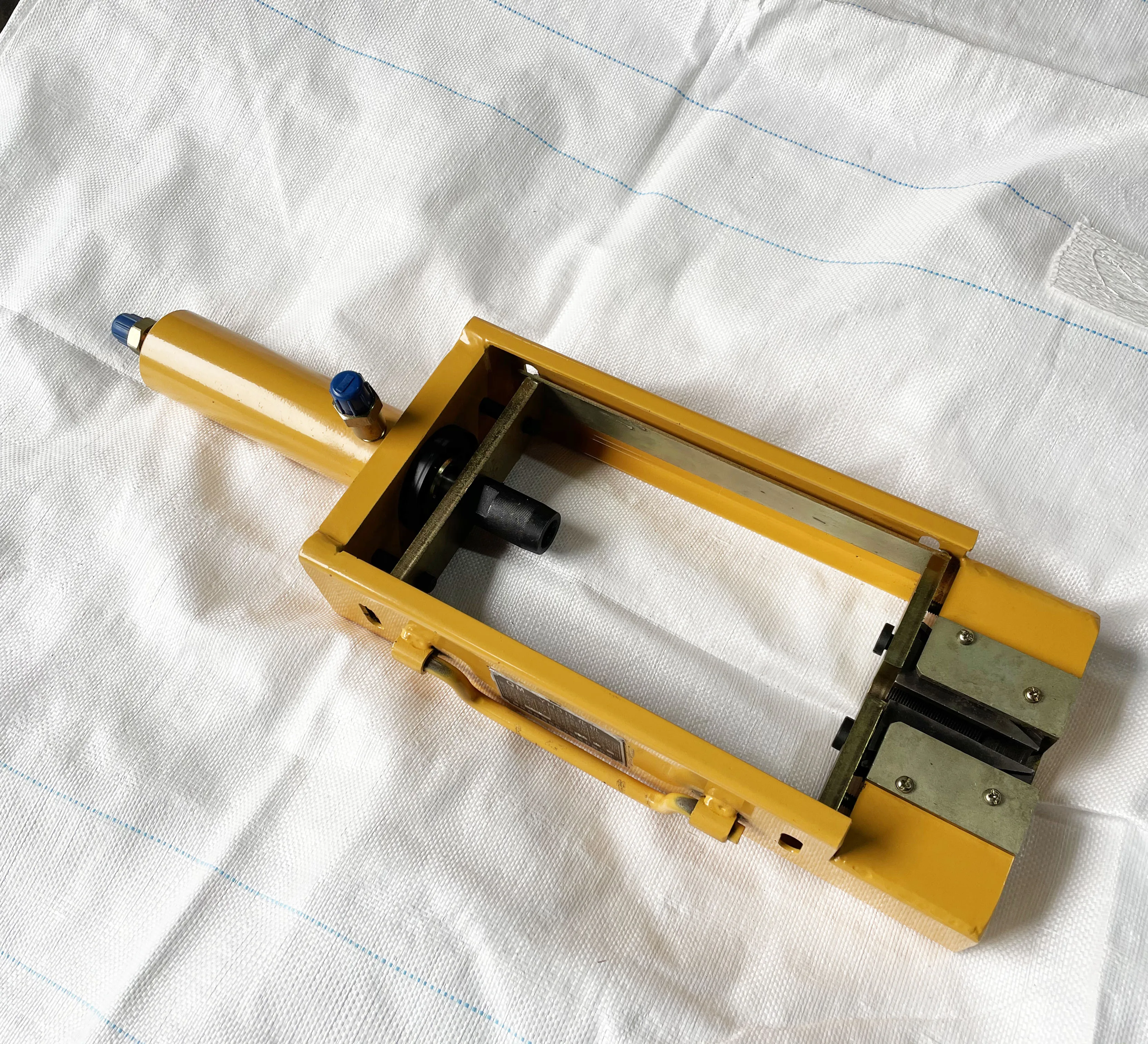 China supplier bulb embossing machine building material post tension work 12.7mm 15.2mm steel strand