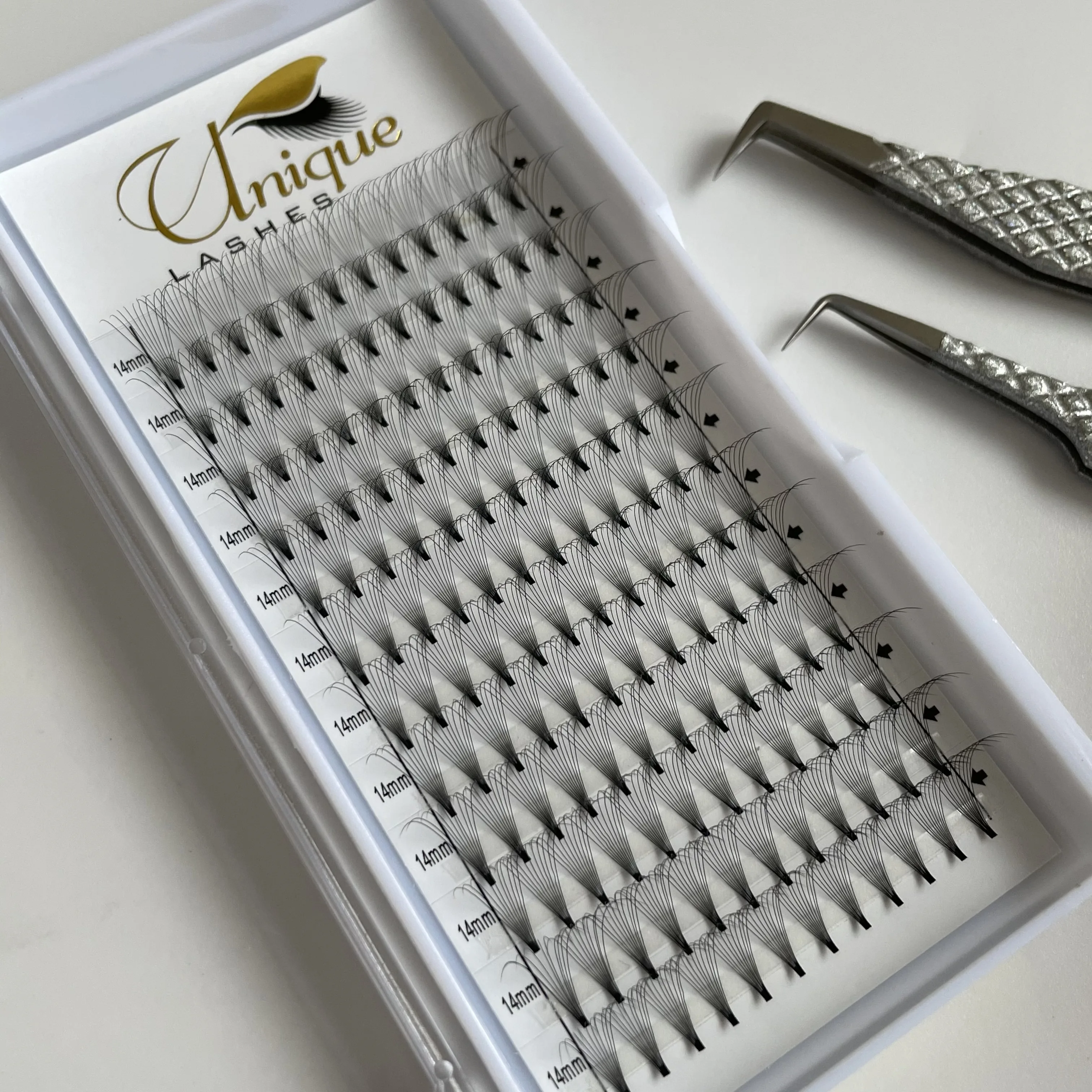 Wholesale lash faux mink lashes 0.05D 8D 9D 10D Short stem premade fans  with custom packaging