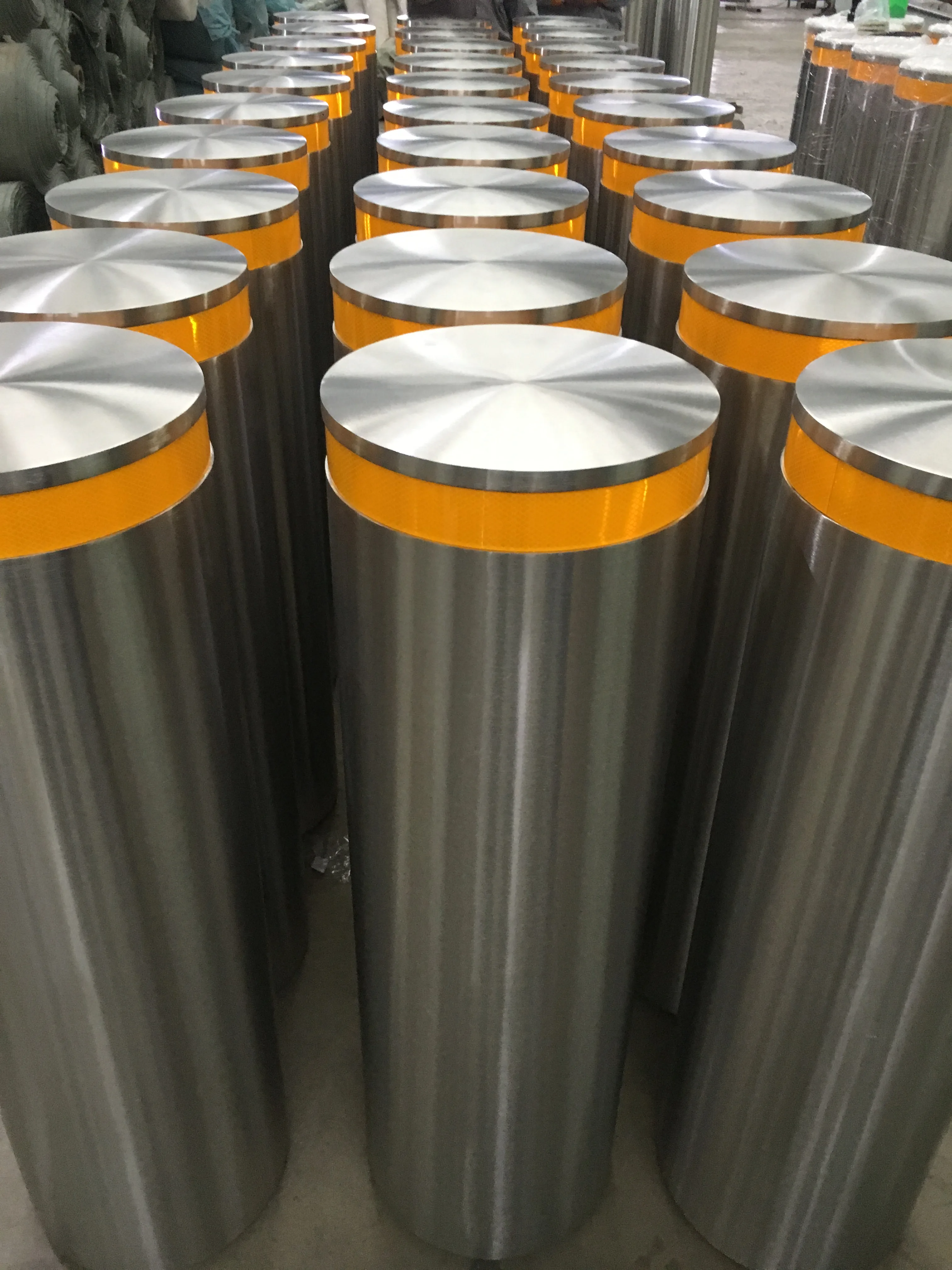Foshan manufacturer Customized Stainless steel 304 316 316L Bollard road safety Removable bollards