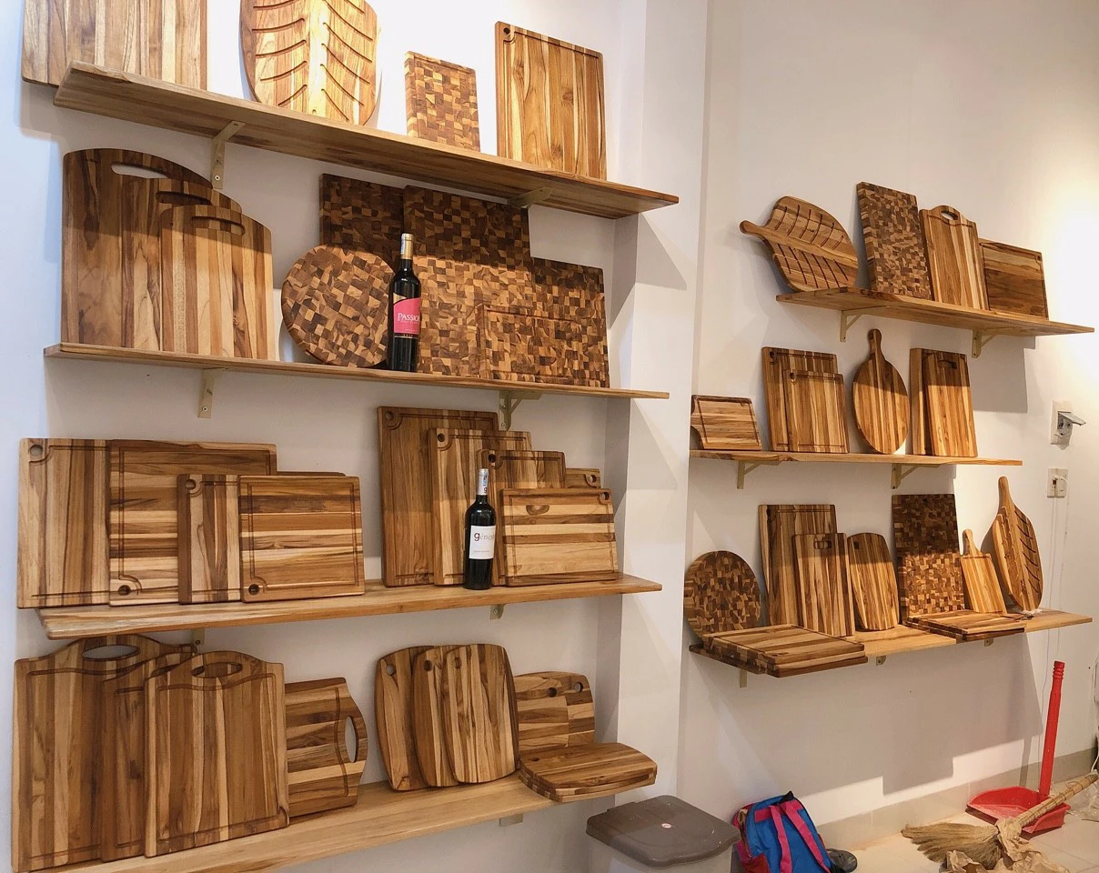 Custom various styles rubber wood/bamboo/acacia wood /Walnut  cutting board cheese board