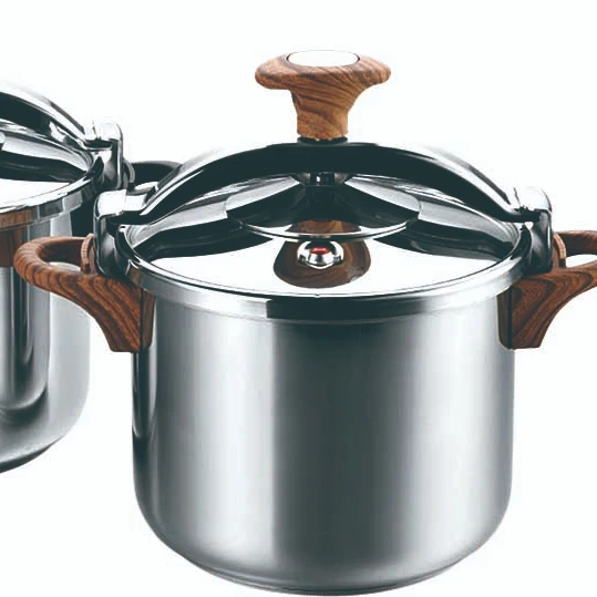 Multi-circuit pressure cooker and jar with polished stainless steel accessories