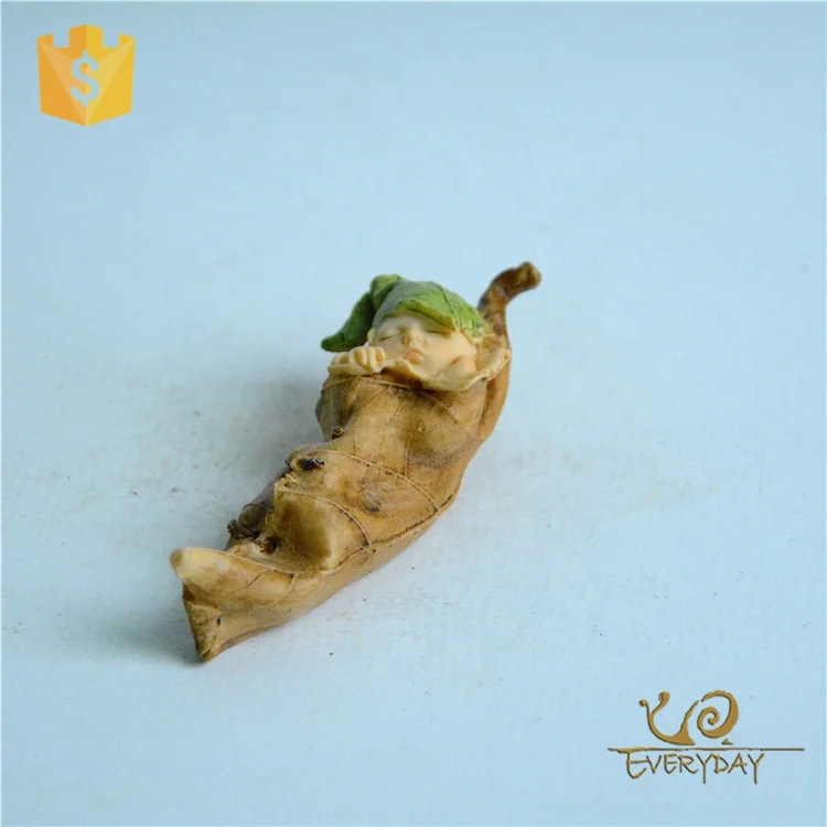 Z07745A Wholesale Cute Baby Souvenir for Baby Birth Leaf Baby Shape Resin Figurine Gift Articles