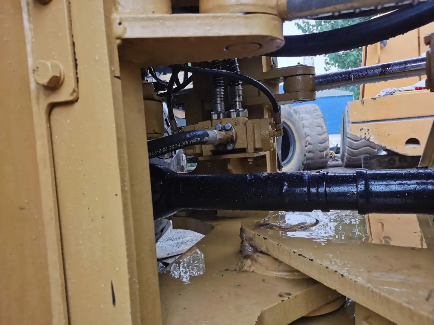  Продажа фронтальных погрузчиков CATERPILLAR966H по низкой