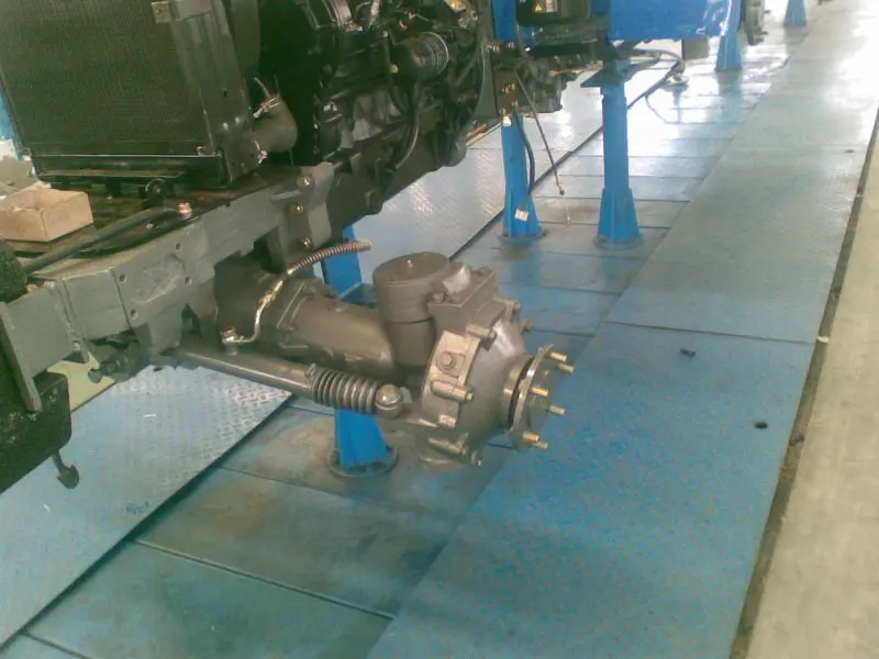 China hot selling automatic tractor assembly line