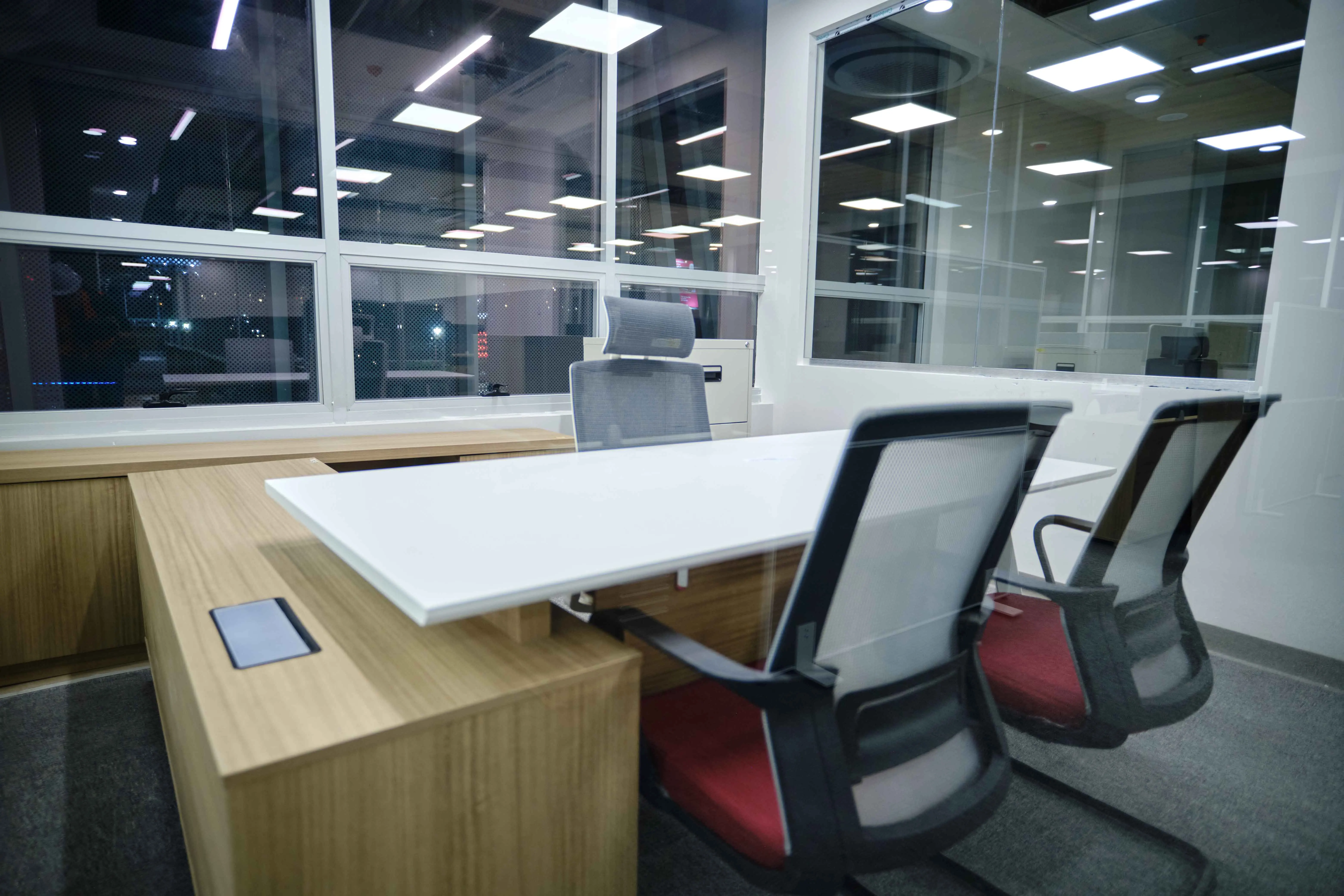 2024 Hundrus Bank and Insurance Project Executive Office Furniture