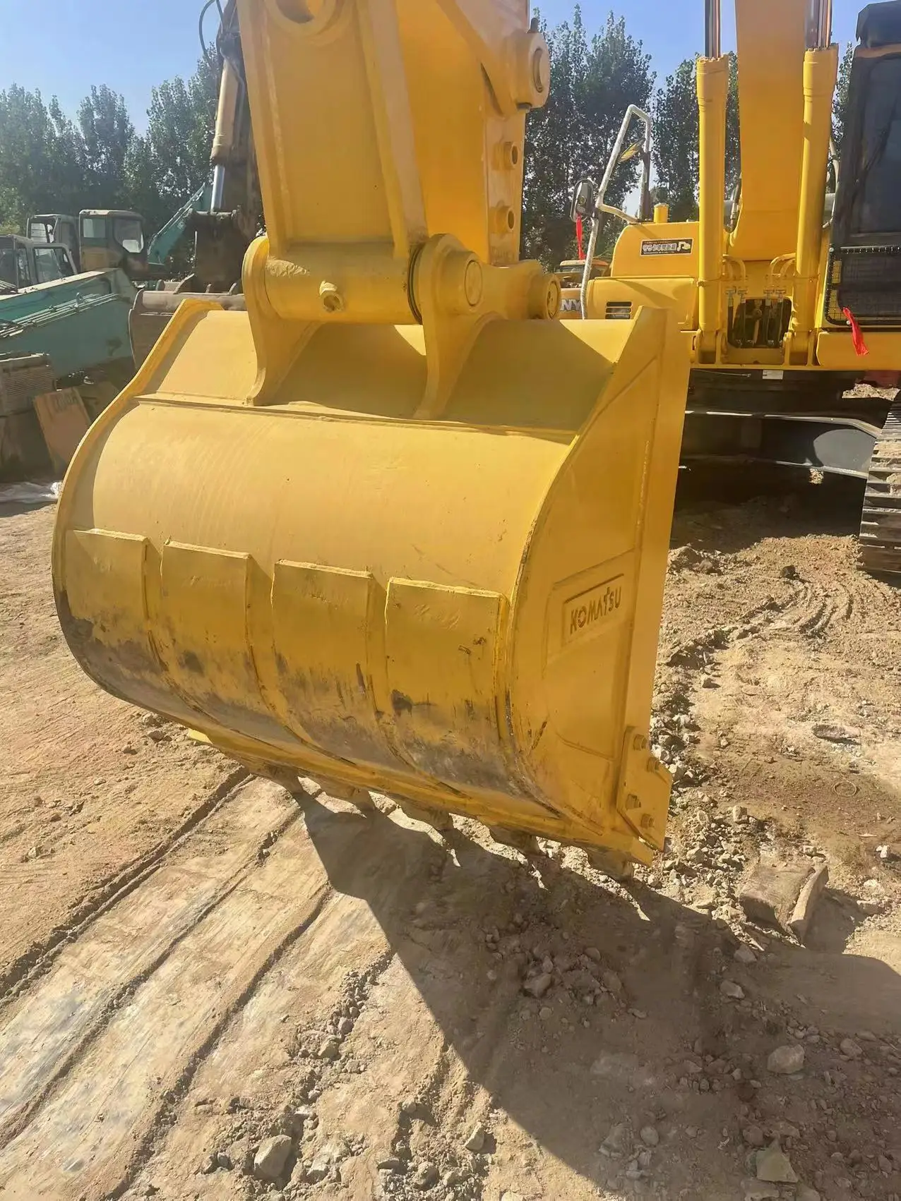 Original Japan Used Excavator Komatsu PC210LC Wider Track Excavator Komatsu 21 tons Large Heavy Construction Machine for Sale
