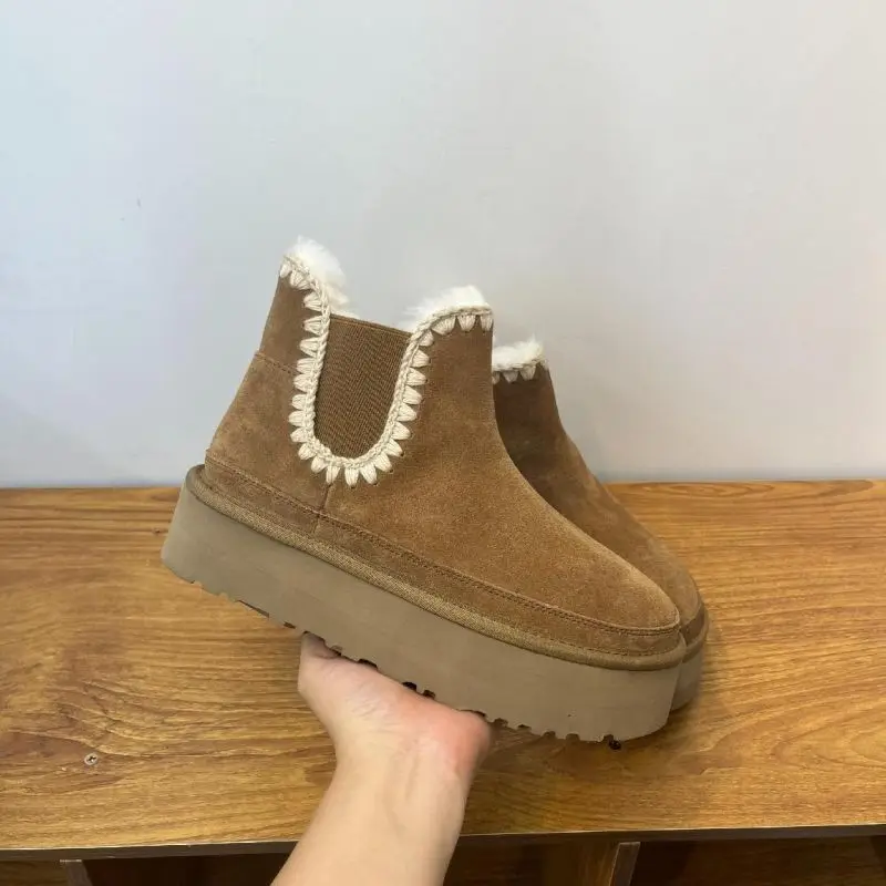 wholesale Customize Logo With Fur Soft Fluffy Winter Furry boots non-slip snow boots for women flat cow suede soft warm boots