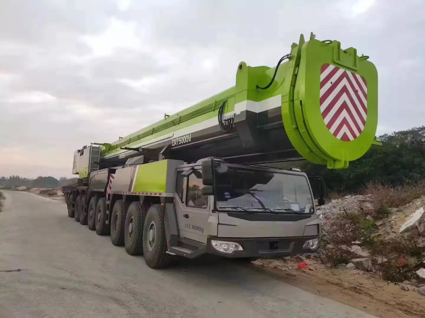 Китайский Новый подъемный кран 130ton ZAT1300V