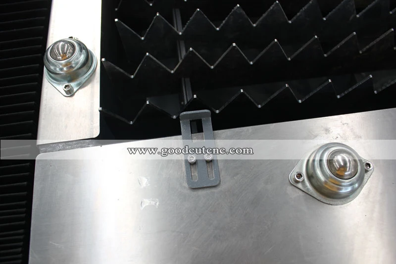 laser cutting machine (15)
