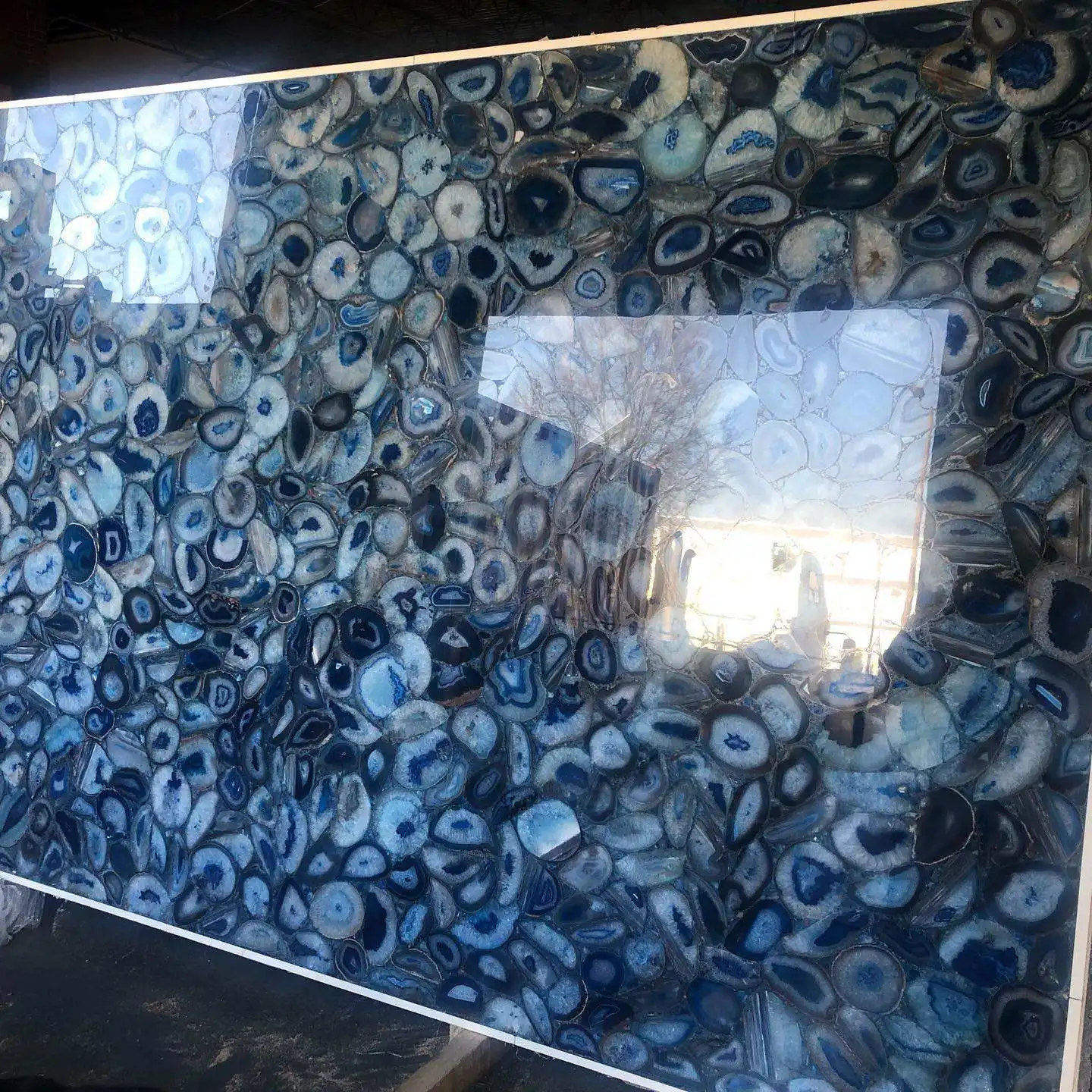 Home Decor Agate Stone Wall Tile Floor Panel Slab Price Luxury Customized Backlight Gemstones Blue Home Decoration Europe Music