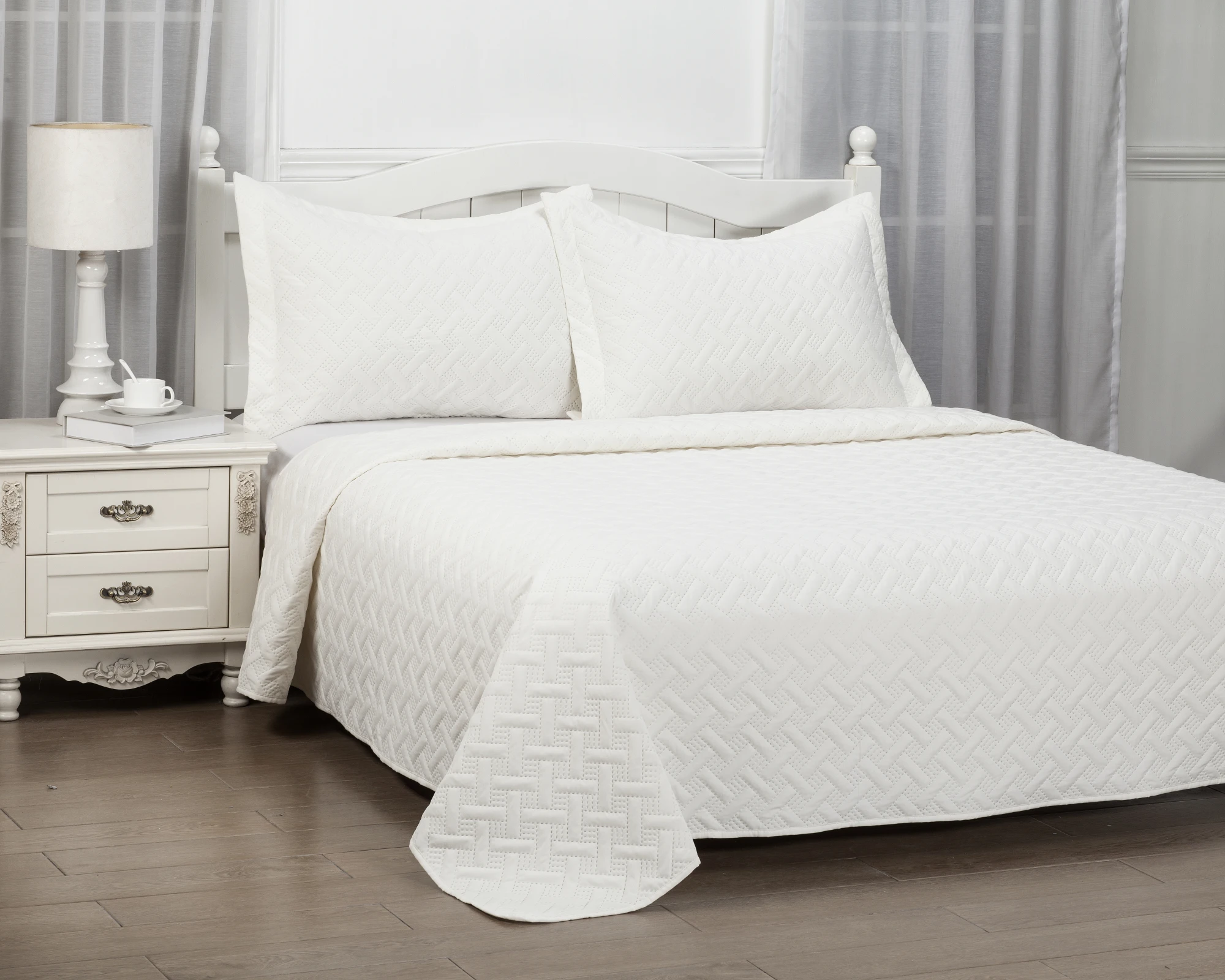 Ultrasonic Soft Microfiber Coverlet with Pillow Shams, Lightweight Luxurious Bedspread Set, Modern Style King Size Quilt Set