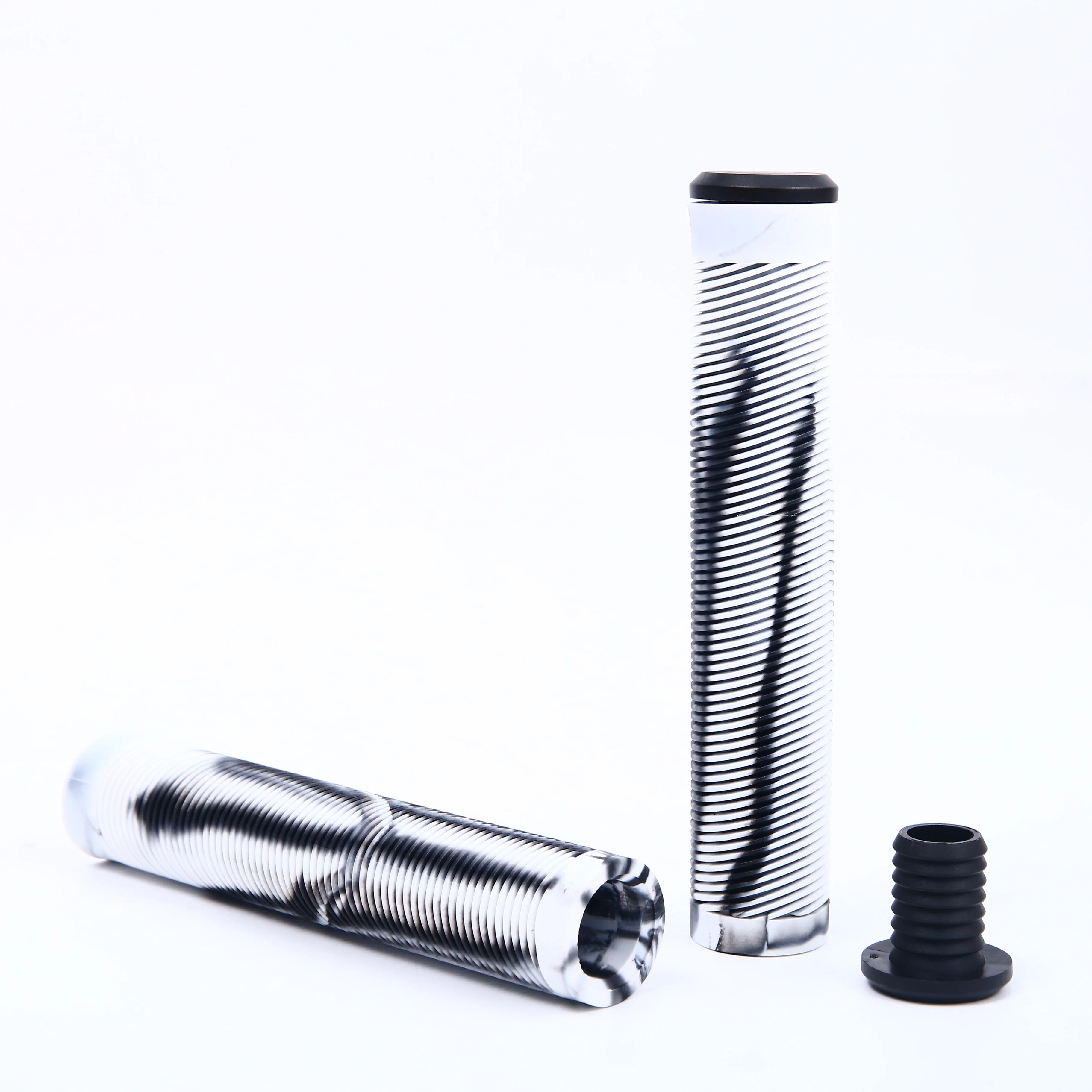 2 color mixed durable MOUNTAIN BIKE grips anti-slip and comfortable MTB  grips