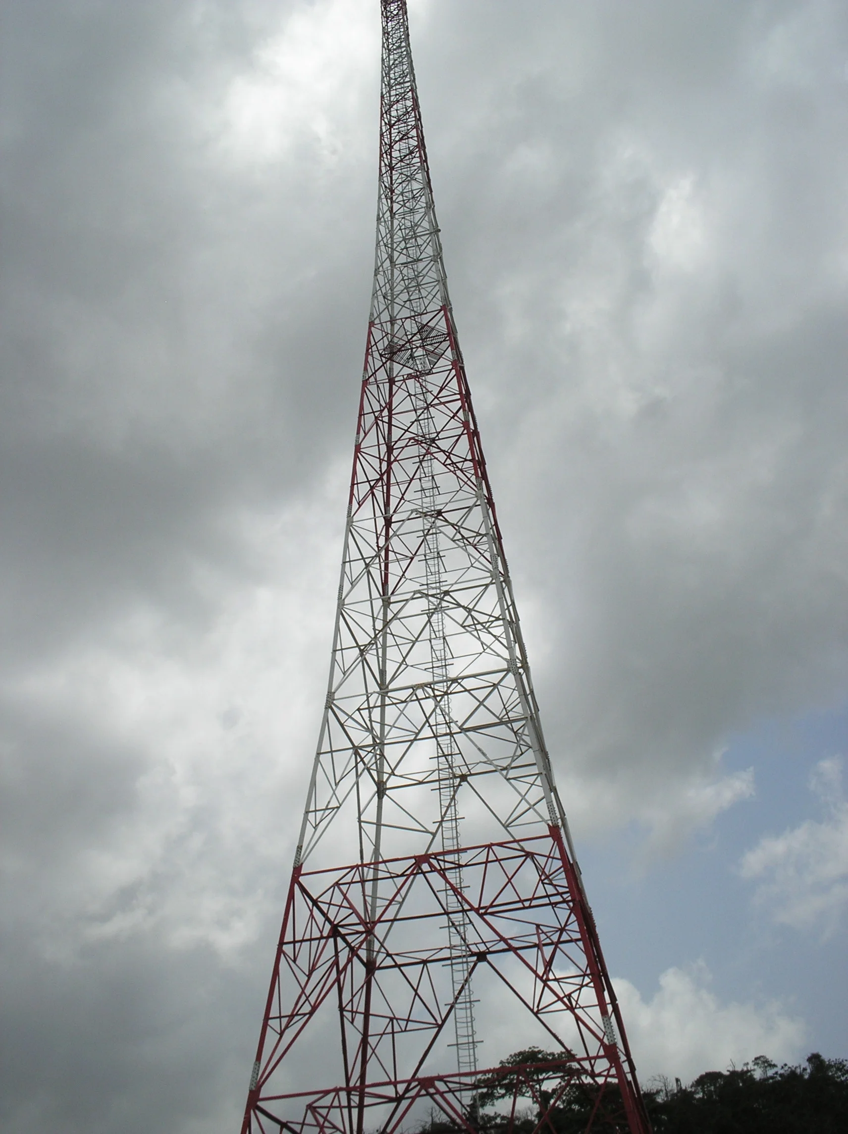SST telecommunication lattice angular high steel towers