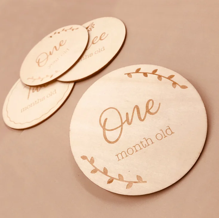 Baby Monthly Milestone Wooden Engraved Photo Props Discs Cards Baby Boy Girl Baby Shower Newborn Gifts Kids Age Pictures