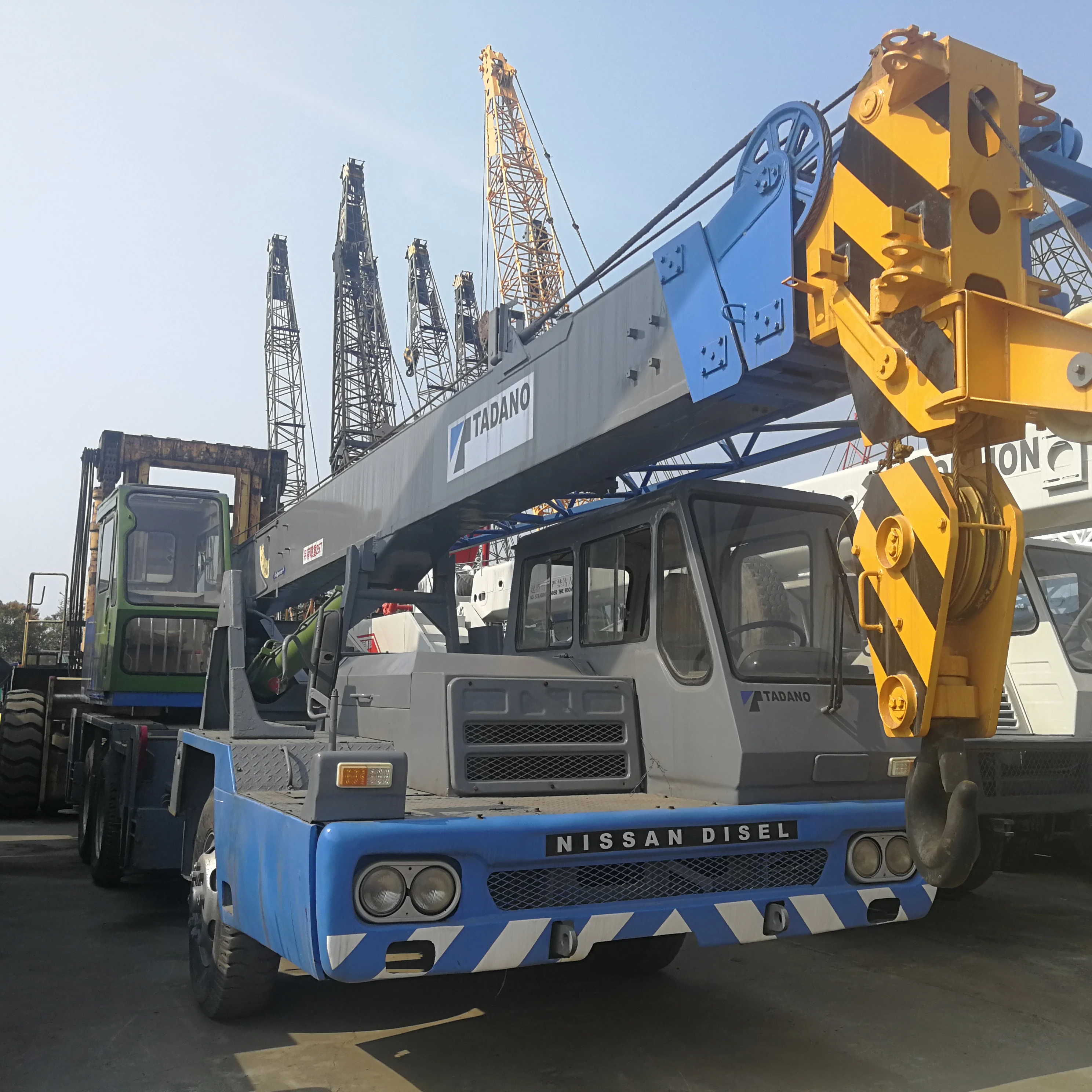 Nissan engine Japan made used 25 ton tadano TL250E truck crane