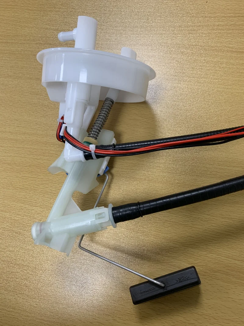 Fuel Level Sensor Diesel Fits MERCEDES W209 W203 S203 CL203 1.8-5.5L 2001-2010