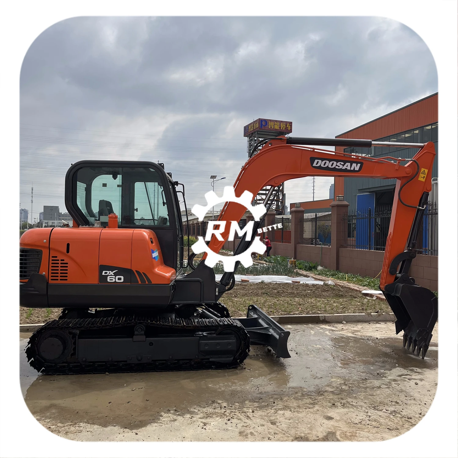 Отличная рабочая производительность б/у doosan dx60 dx60-9c экскаватор подержанный мини dx 60 dh55 с дешевой ценой для продажи