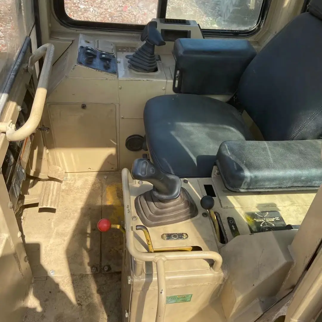 Cheap price Used D4C bulldozer Japan /made second hand D4C Bulldozer on sale