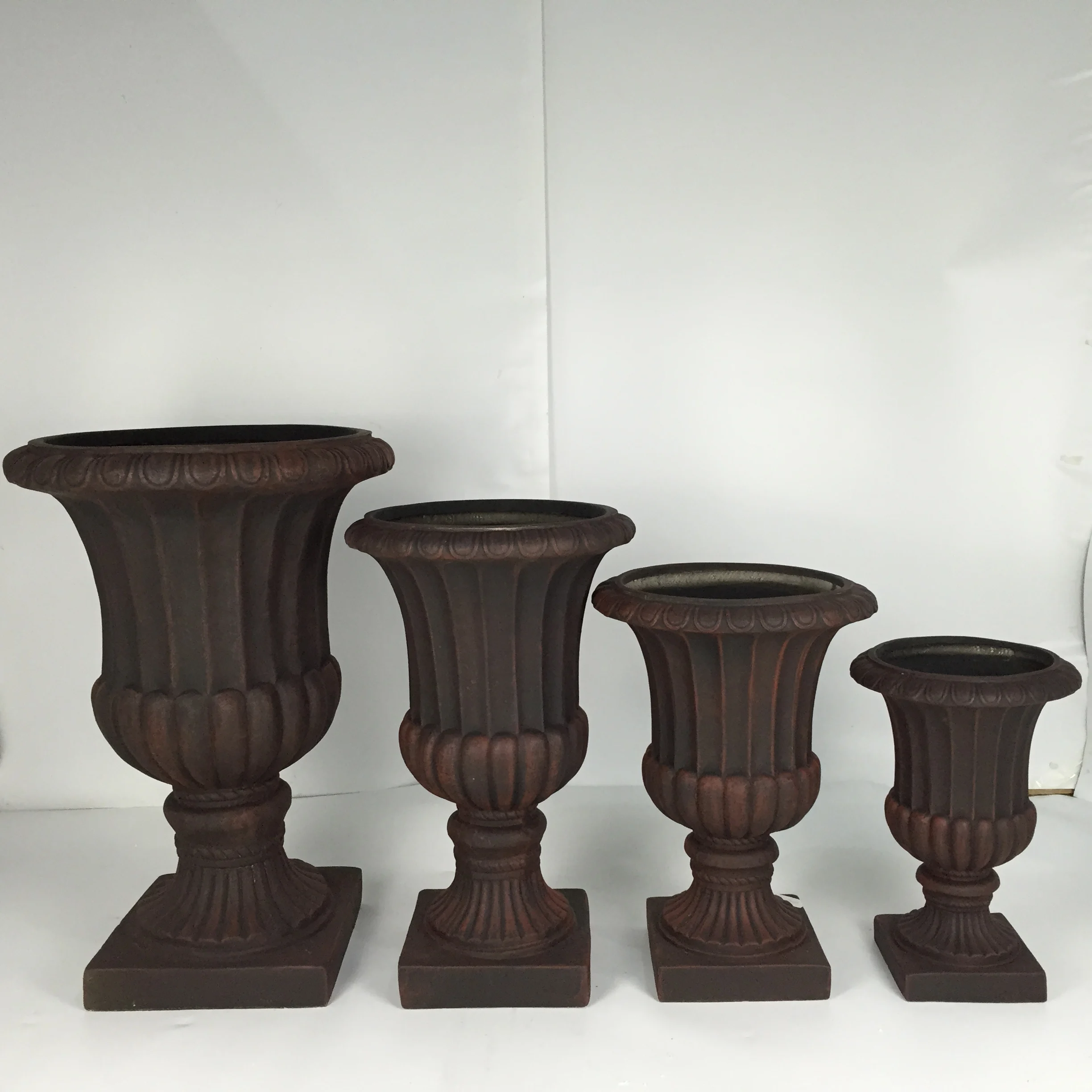 Factory direct sale durable outdoor garden round concrete cement urn planters for garden