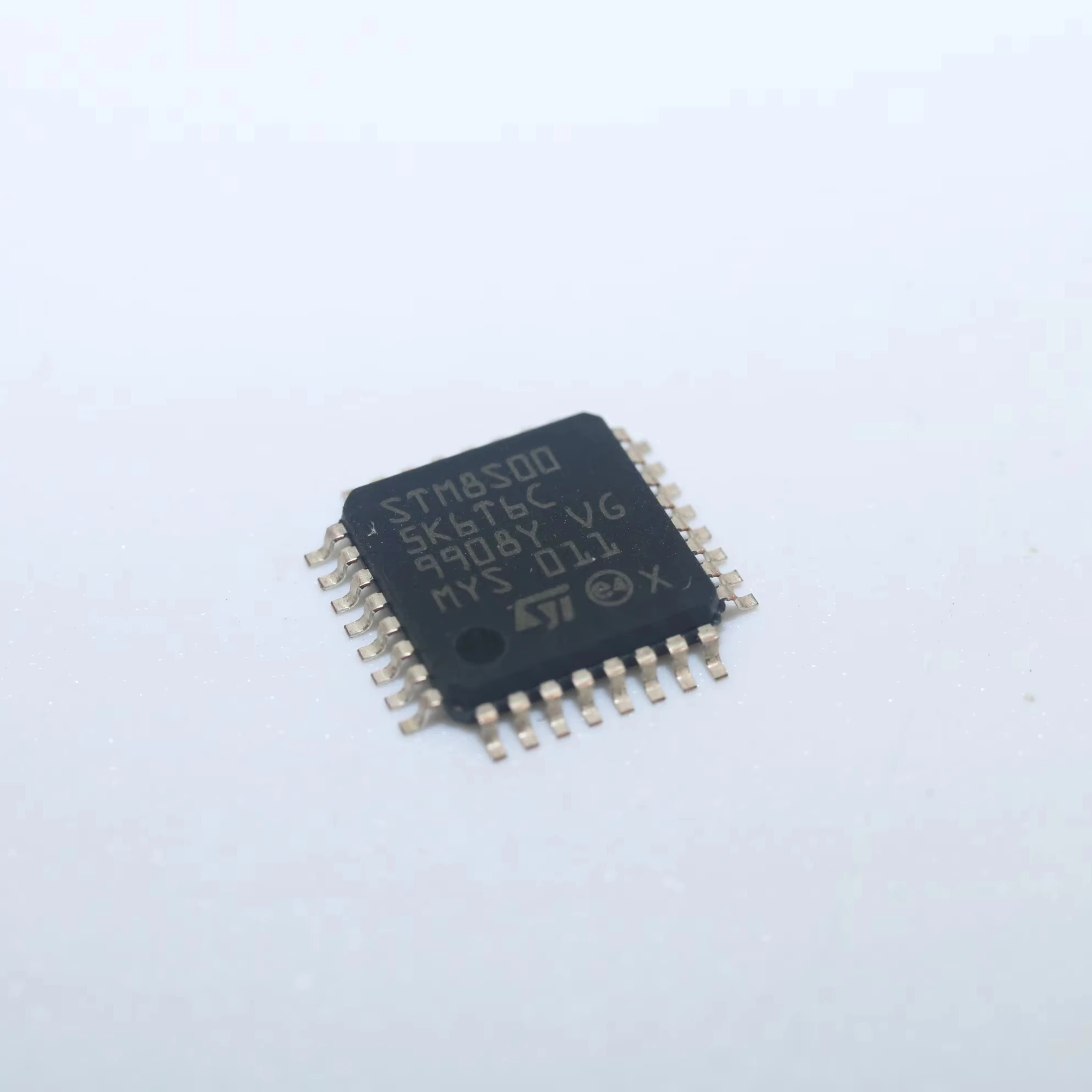STM8S005K6T6C STM8S005 8S005K6T6C LQFP32 Microcontroller chips in stock