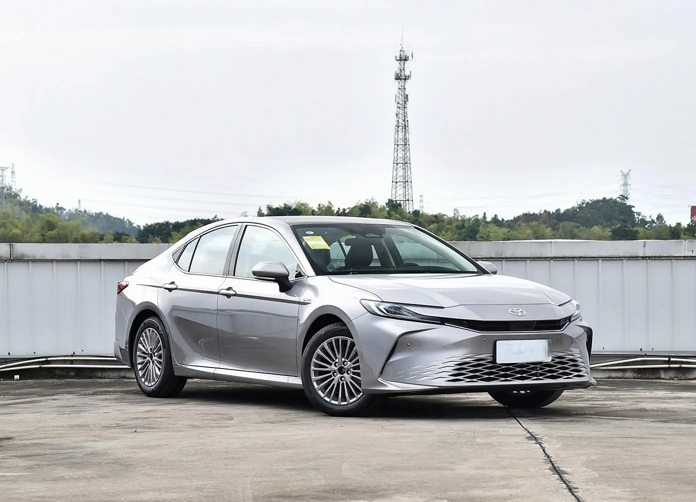 2022-2024 For Toyota Camry Hybrid New Energy Vehicle Low Price Sedan Cheap Second Hand Car from China Price New Used Car